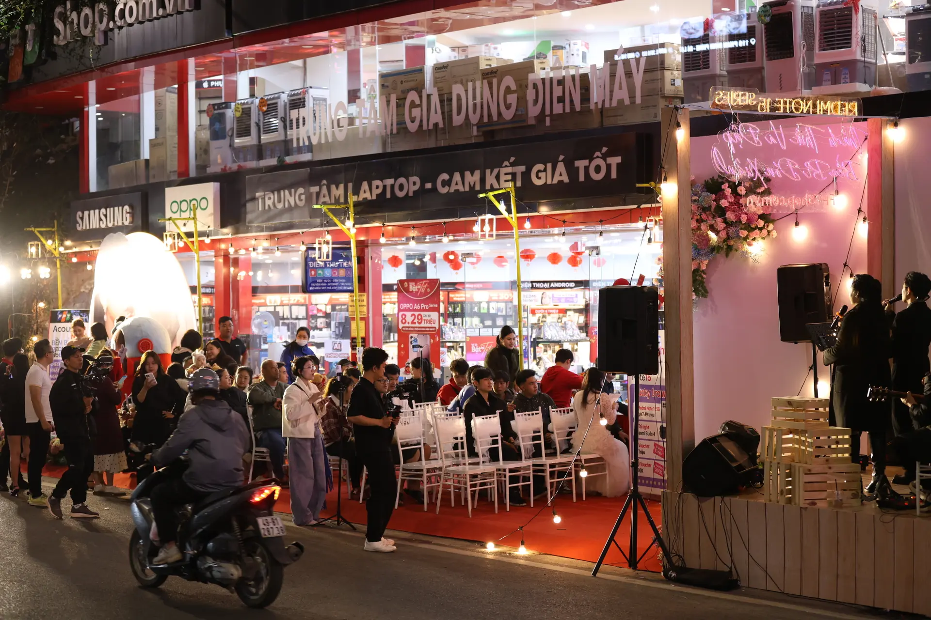 Một đêm Đà Lạt rất khác cùng Acoustic Night Redmi Note 15 Series