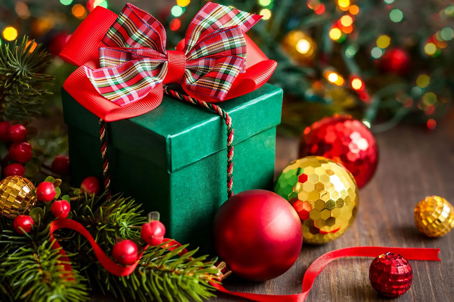 Noel nên tặng quà gì? Gợi ý quà tặng Noel giúp bạn trao yêu thương trọn vẹn dịp Noel 2025