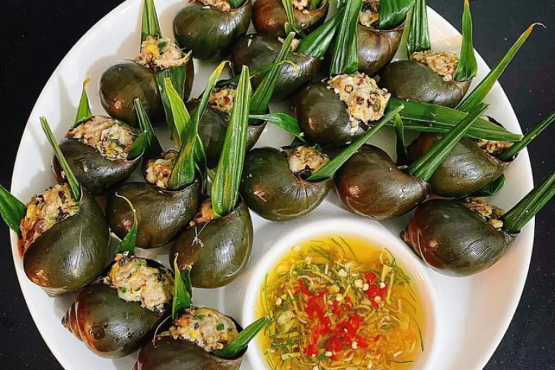 Lưu ngay bí quyết làm ốc hấp lá gừng thơm ngon, đơn giản đổi vị cho bữa cơm gia đình 