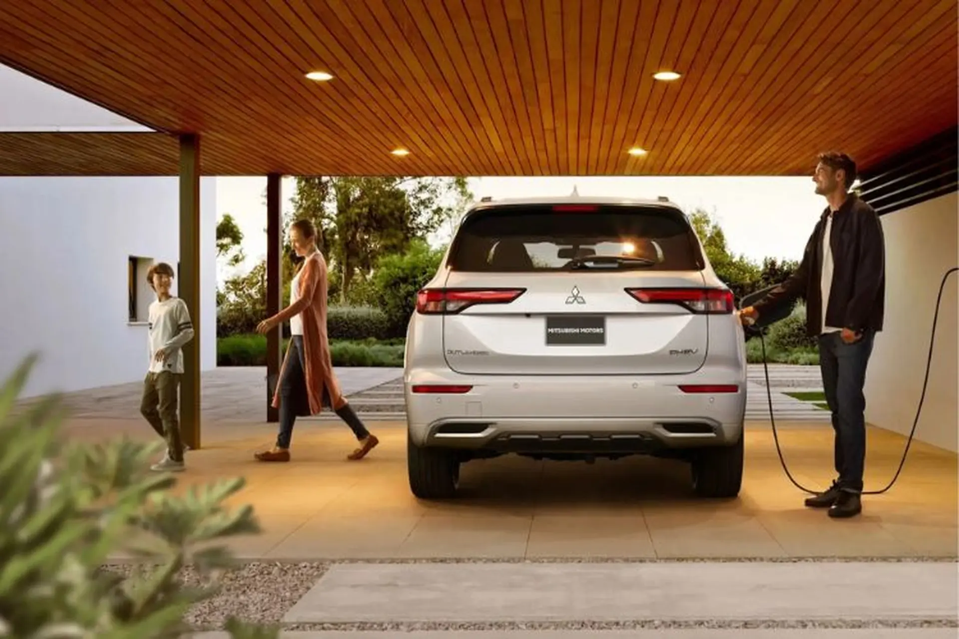 PHEV là gì? Khám phá tất tần tật về hệ thống Plug-in Hybrid Electric Vehicle