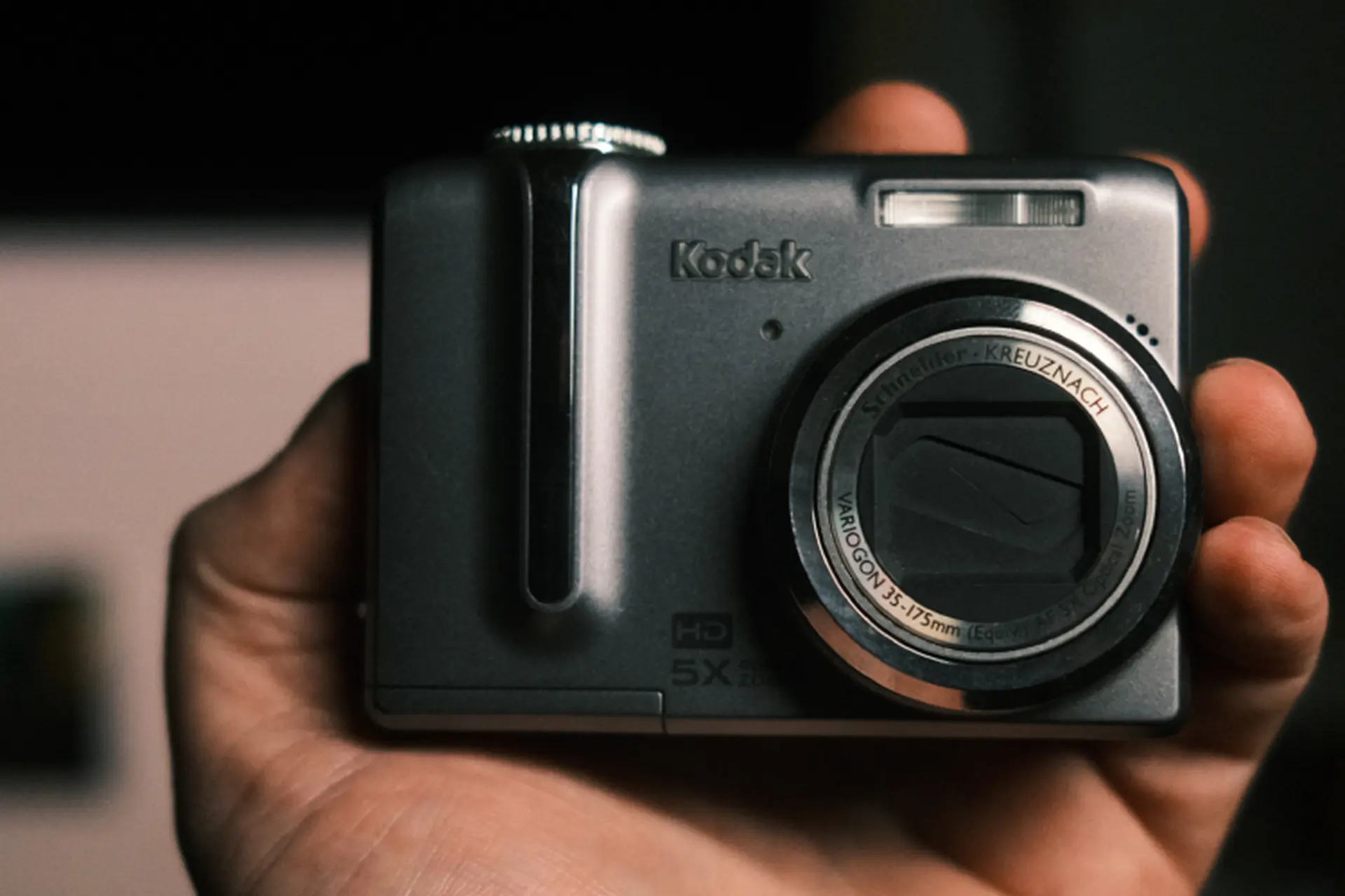 Point-and-shoot là gì? Điểm danh top máy ảnh point-and-shoot tốt nhất 2025