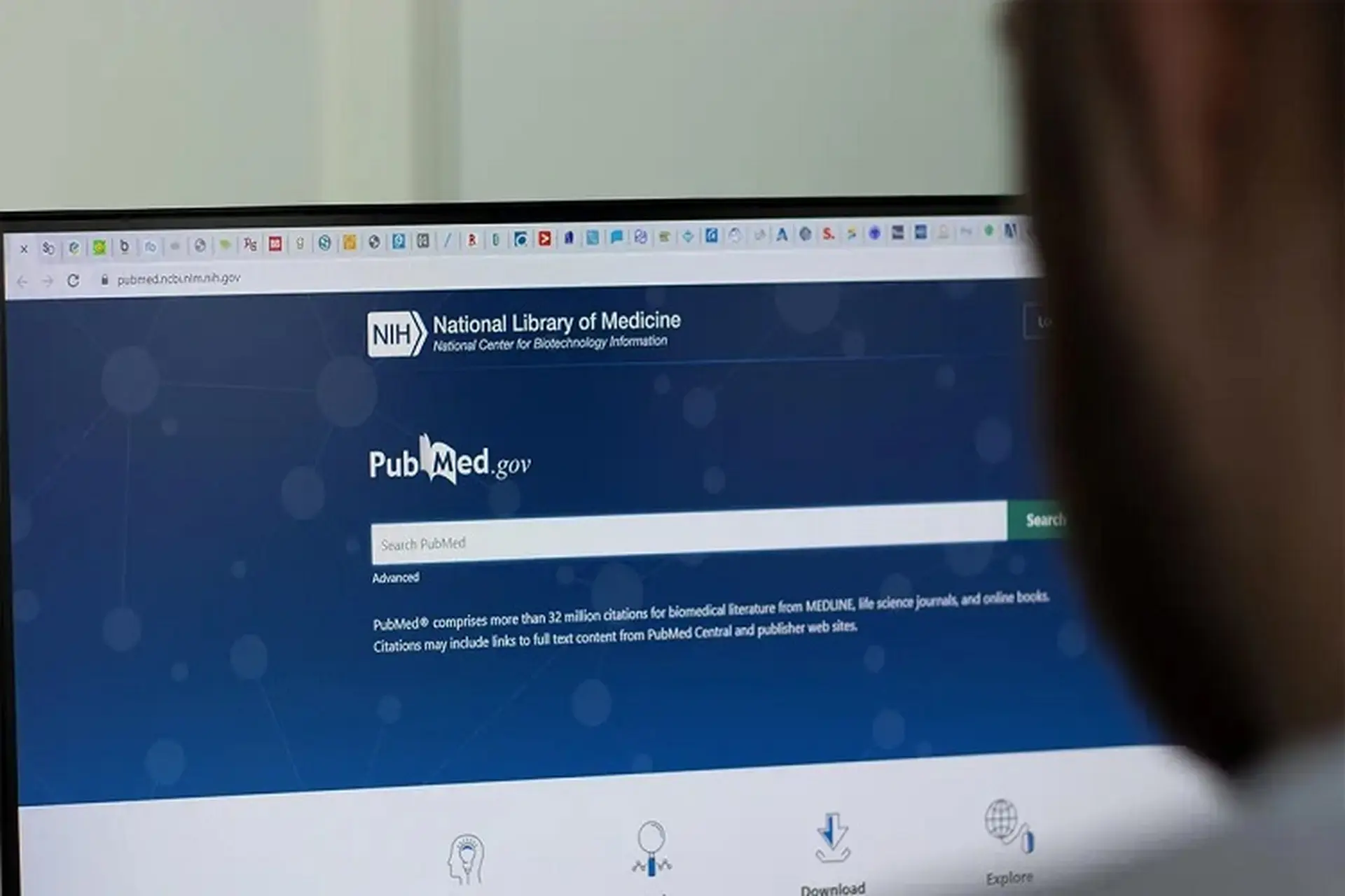 PubMed là gì? Hướng dẫn sử dụng các tính năng trên PubMed đơn giản, chi tiết