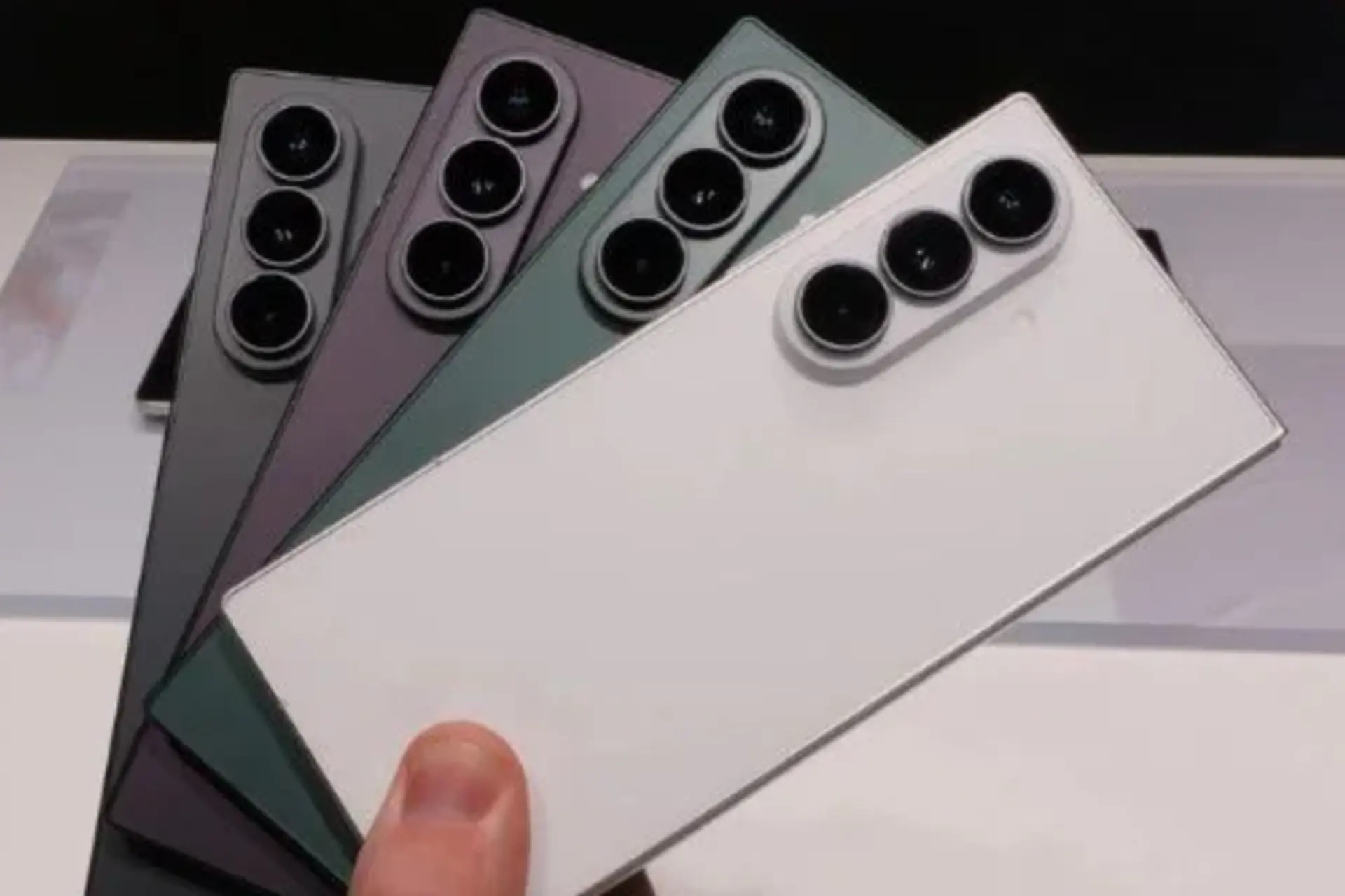 Samsung Galaxy Z Fold8 Ultra có mấy màu? Bảng màu thời thượng đẳng cấp nâng tầm phong cách đỉnh cao