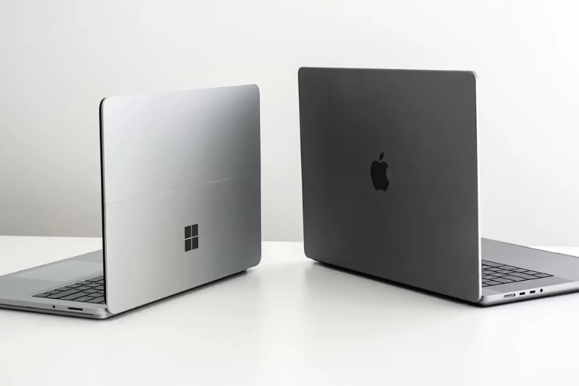 So sánh MacBook và laptop Windows: Chọn máy nào tối ưu hơn cho nhu cầu cá nhân?