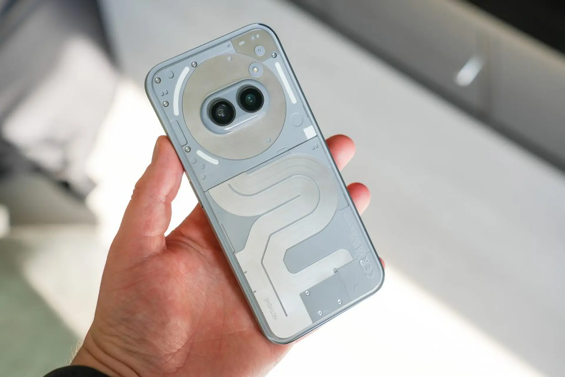So sánh Nothing Phone 3A và Nothing Phone 2A Plus: Lệch một thế hệ, khác biệt thế nào khi dùng?