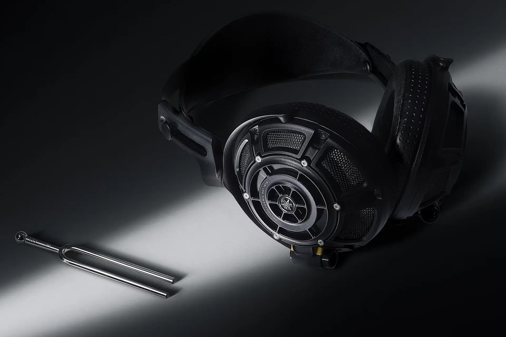 Tai nghe Yamaha của nước nào? Điều gì tạo nên đẳng cấp khác biệt của chất lượng âm thanh trung thực?