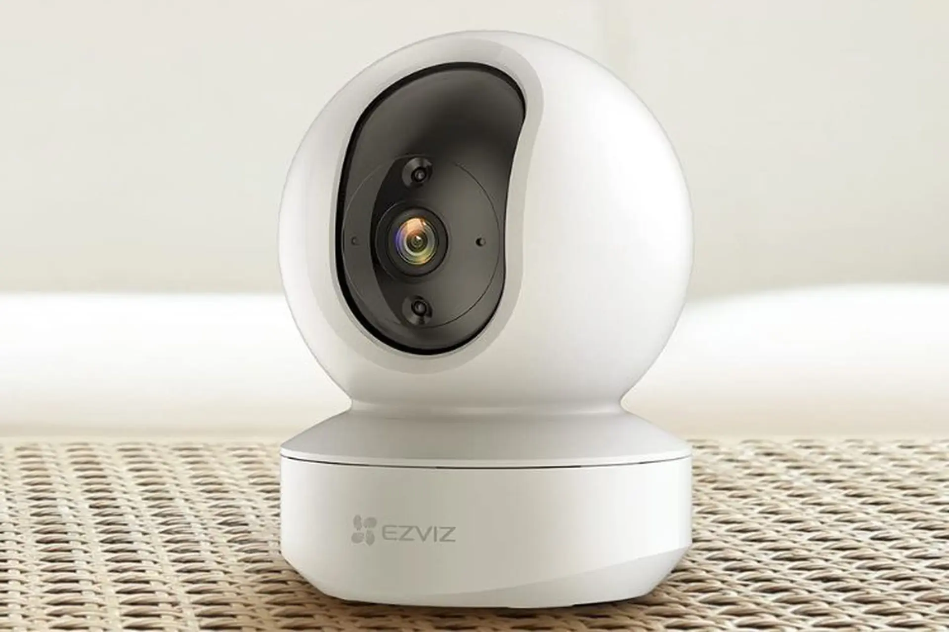 Thấu kính tròn Multiple IR LEDs trong camera EZVIZ: Khái niệm, đặc điểm, công dụng, ưu và nhược điểm