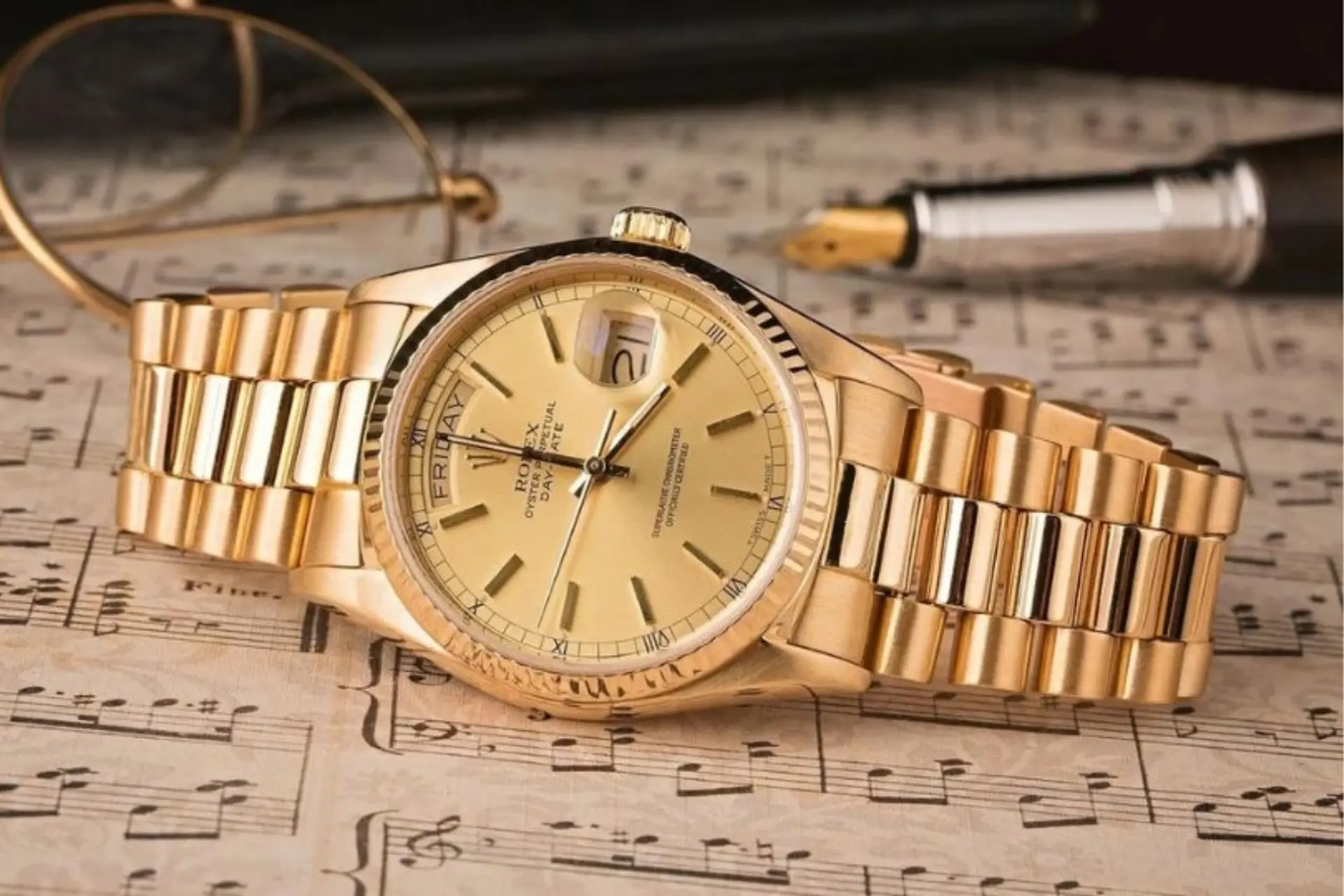 Đồng hồ Replica là gì? Làm sao để phân biệt với đồng hồ chính hãng?