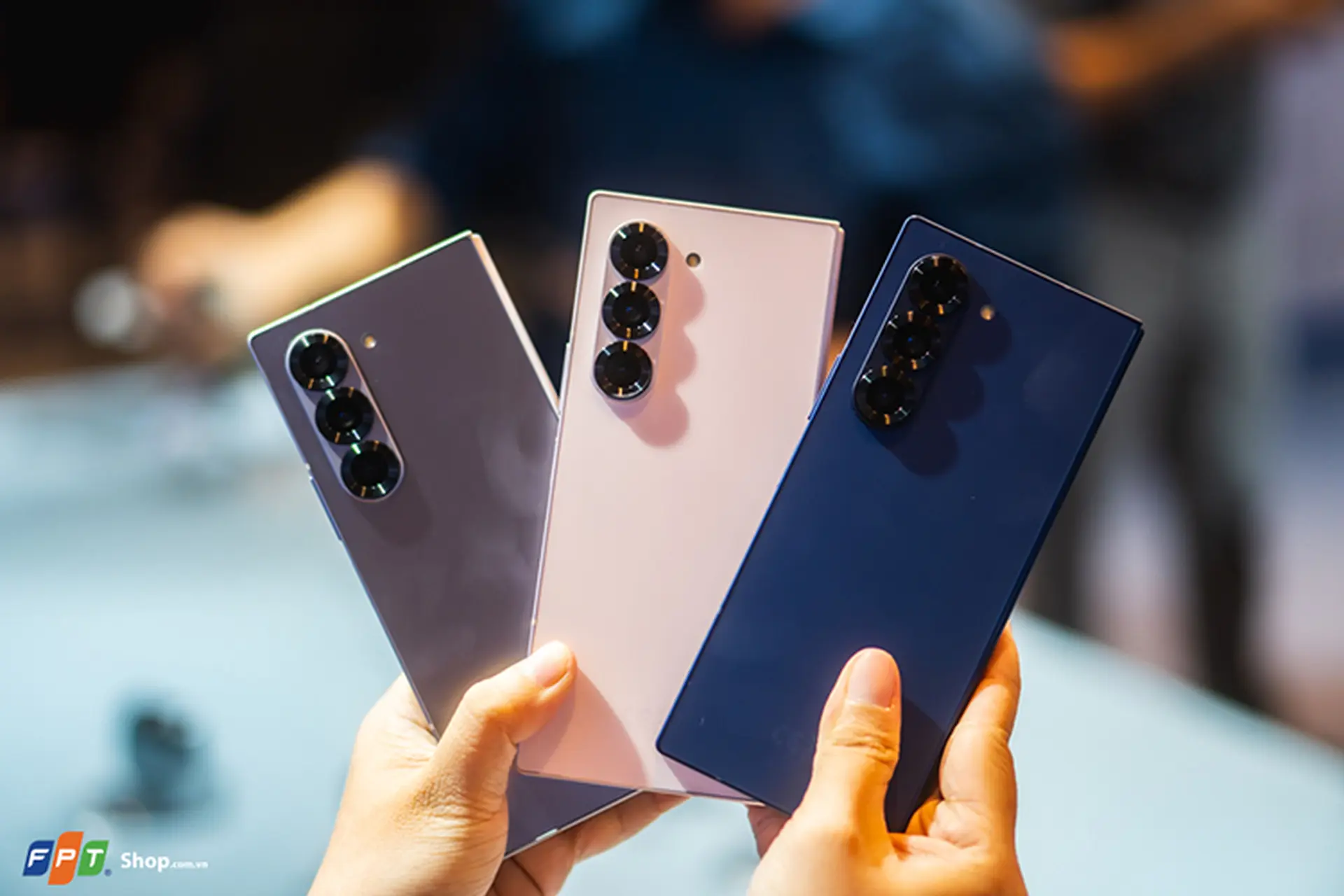 Trên tay Samsung Galaxy Z Fold6: Nhiều phiên bản màu sắc mới, thiết kế vuông vức và mỏng hơn, tính năng Galaxy AI là điểm nhấn