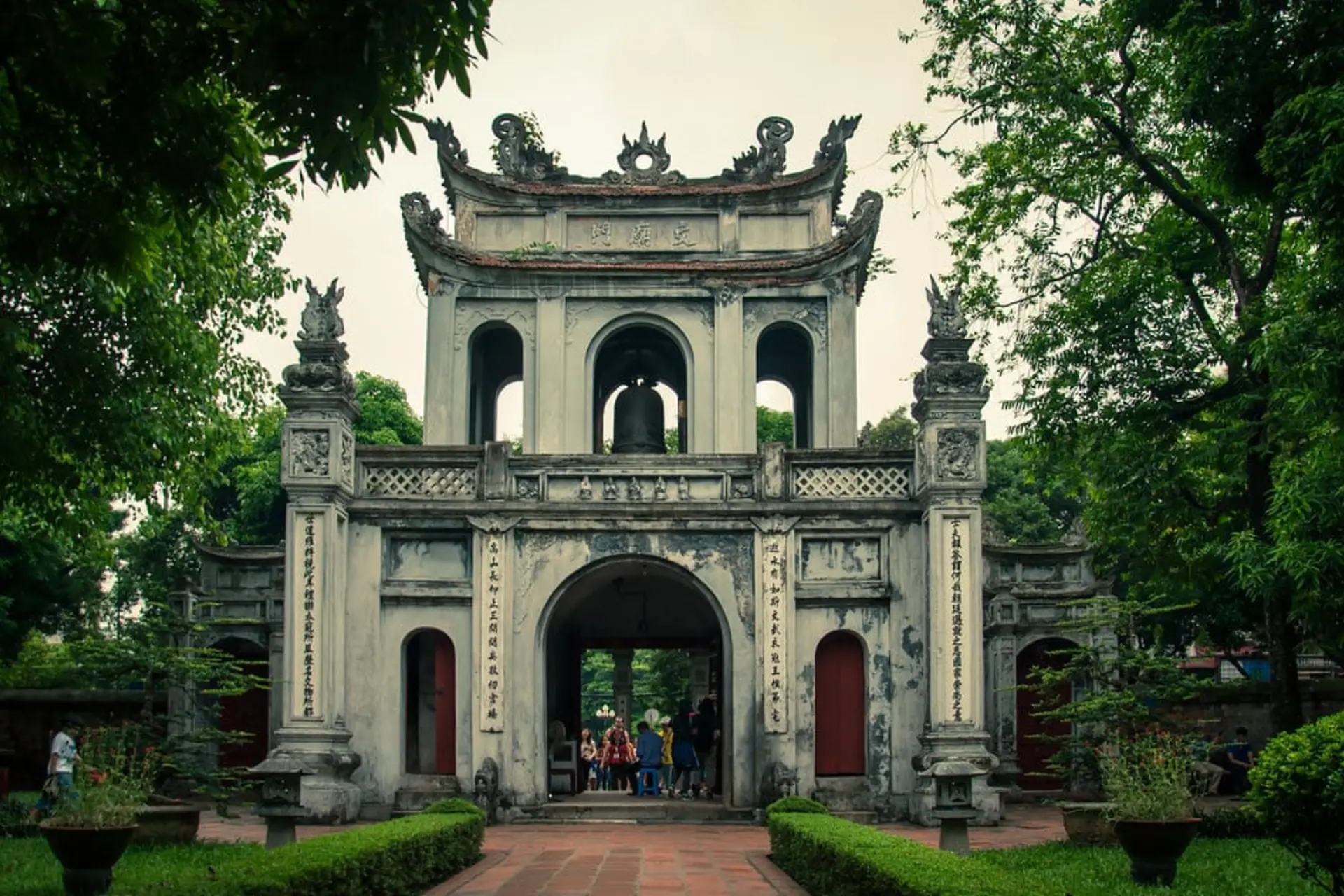 Trường đại học đầu tiên của Việt Nam là trường nào? Khám phá lịch sử giáo dục lâu đời của nước ta