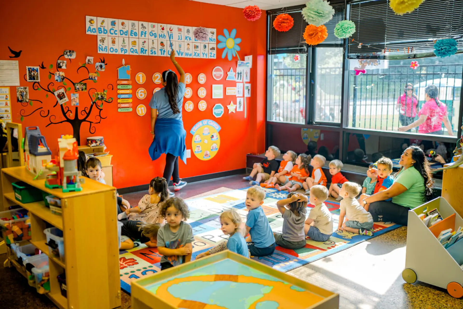 Trường mầm non trong tiếng Anh là gì? Học cách dùng từ “trường mầm non” chuẩn trong tiếng Anh giao tiếp