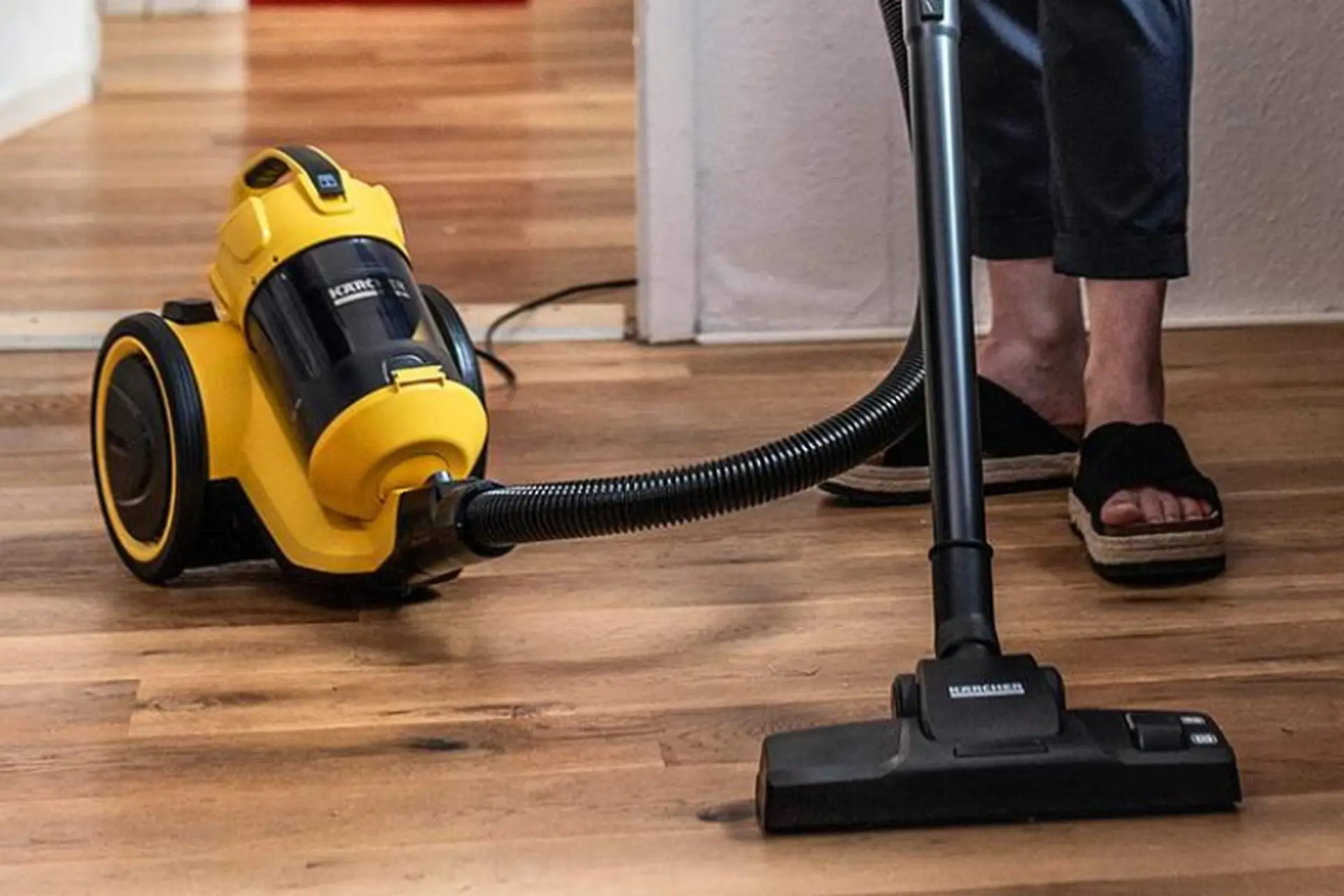 Review máy hút bụi Karcher VC 3 Plus: “Trợ thủ” dọn nhà gọn gàng, sạch sâu từng góc nhỏ