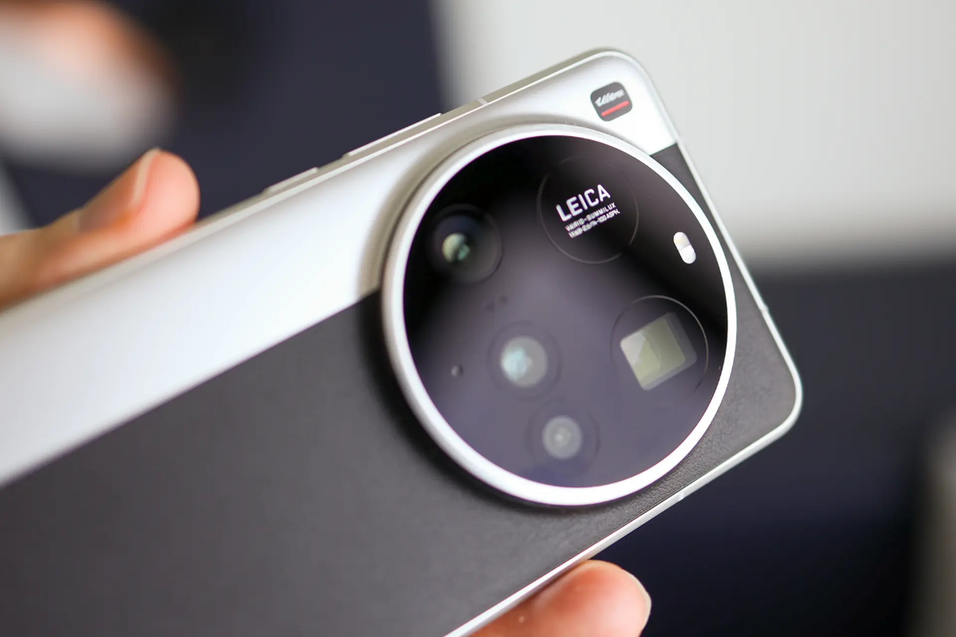 Zoom quang học là gì? Vì sao nhiều smartphone nhiếp ảnh hiện nay đều được trang bị công nghệ này?