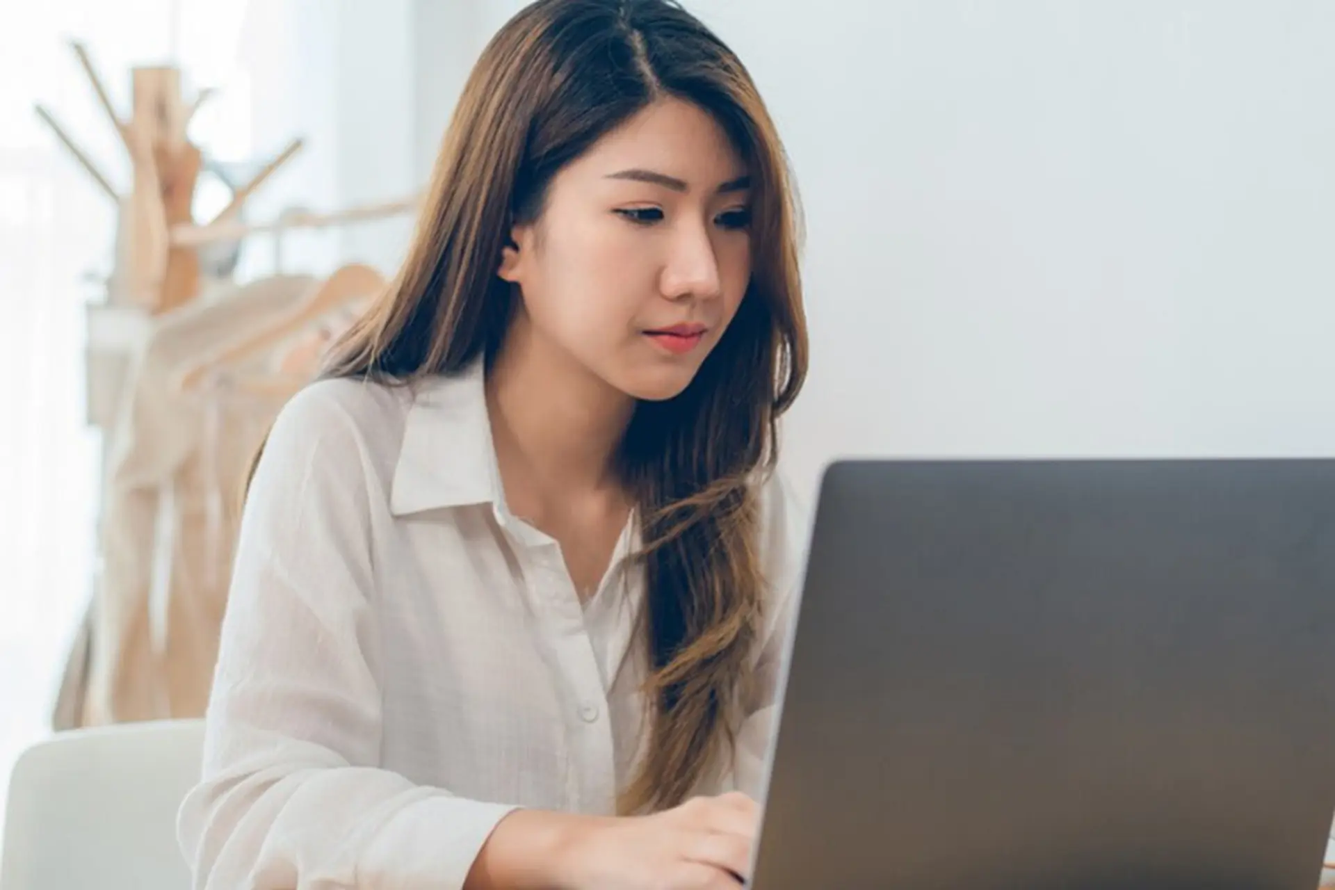 Account Intern là gì? Chi tiết công việc, yêu cầu kỹ năng và lộ trình nghề nghiệp