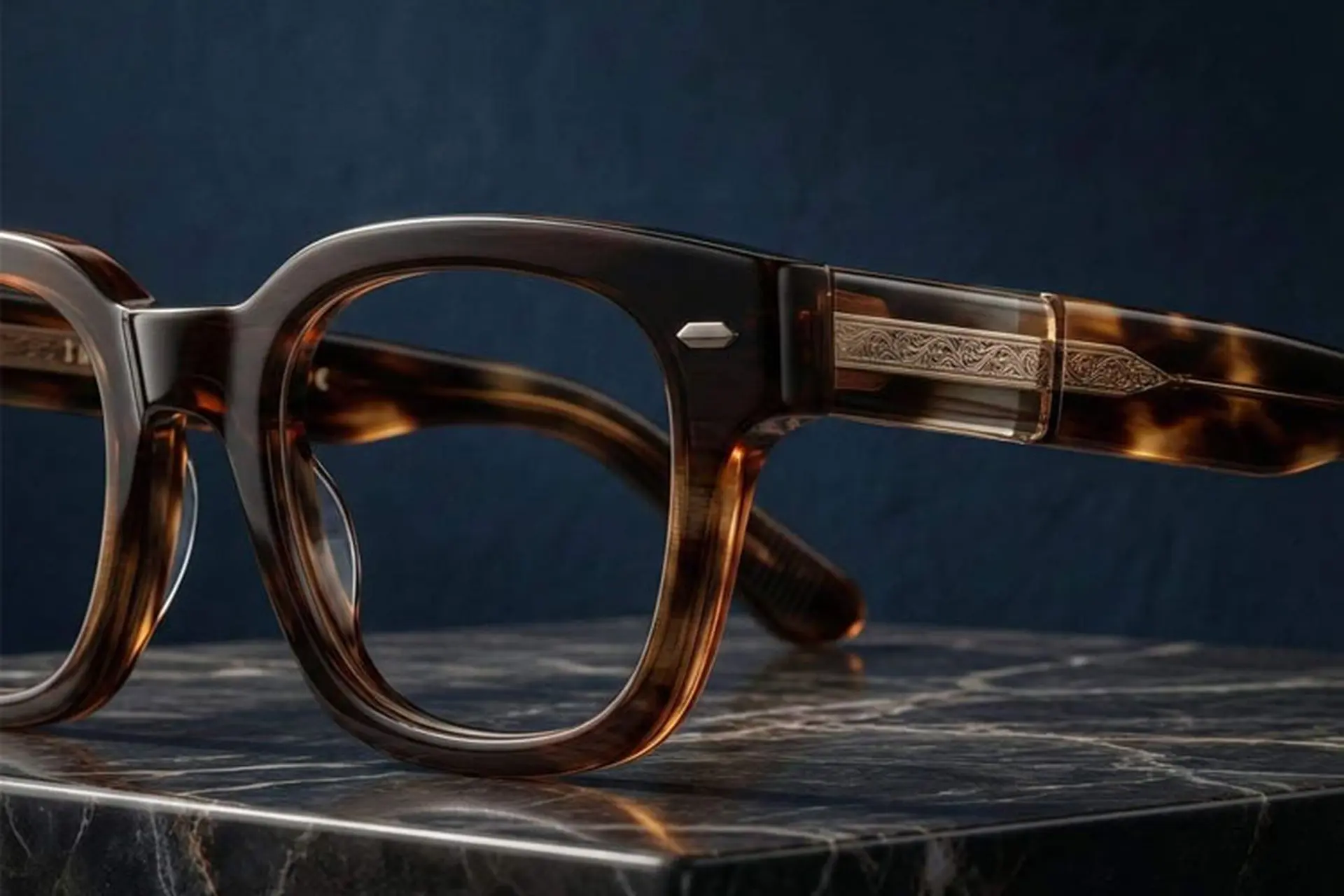 Acetate là gì? Tìm hiểu sự khác biệt giữa gọng kính Acetate và gọng kim loại