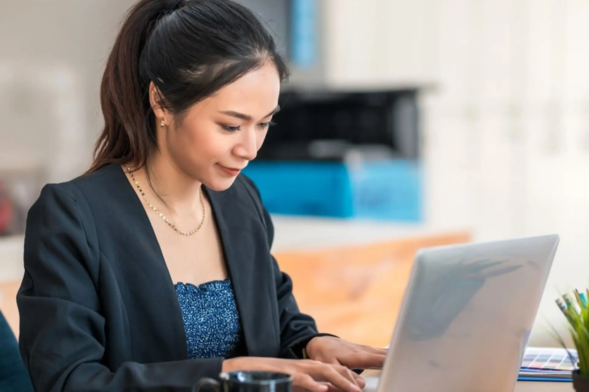 Giải mã công việc admin executive: Nghề “cánh tay phải” của sếp lớn có gì đặc biệt?