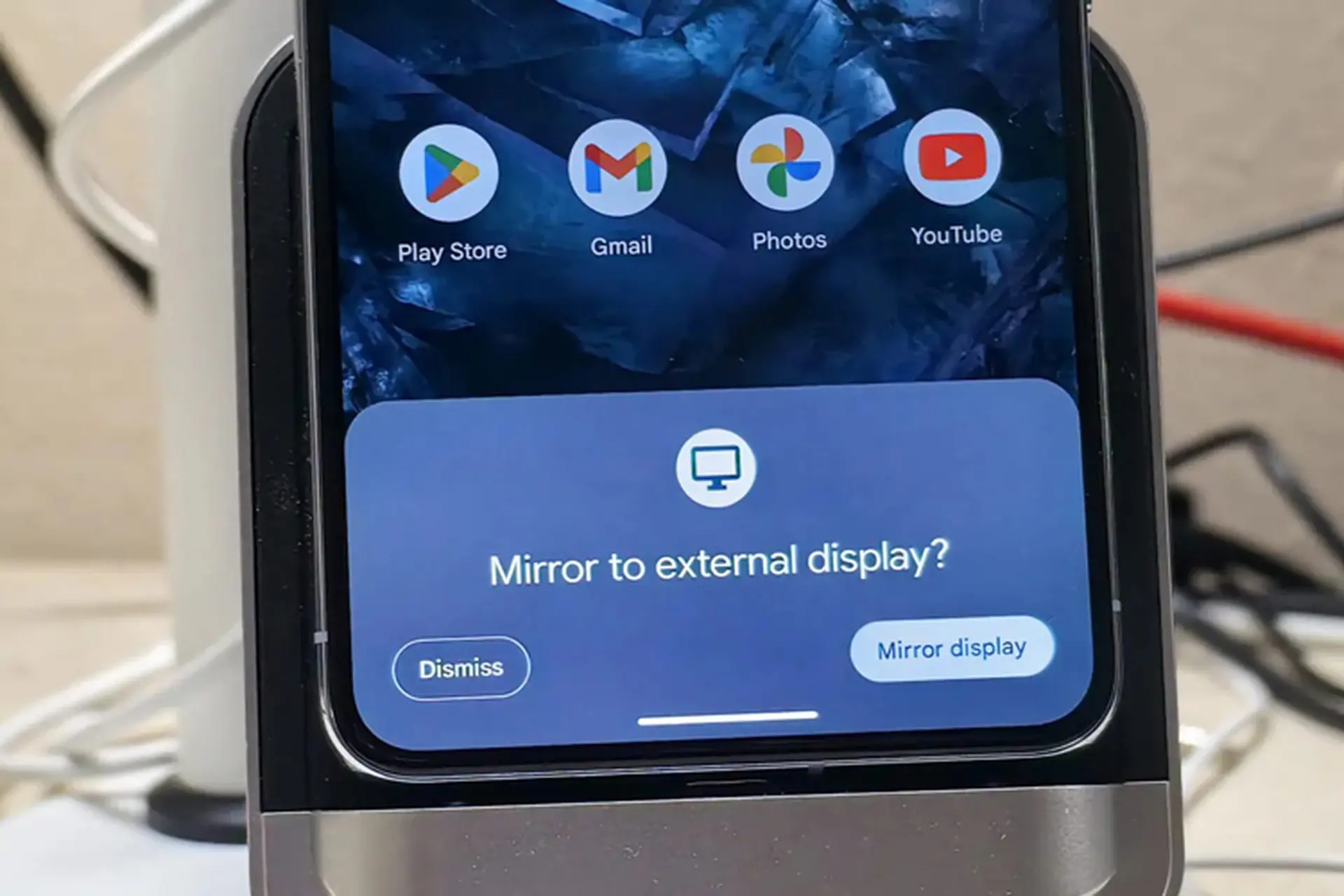 Android 16 sẽ hỗ trợ mở rộng màn hình ngoài, đưa Android tiến gần hơn với PC
