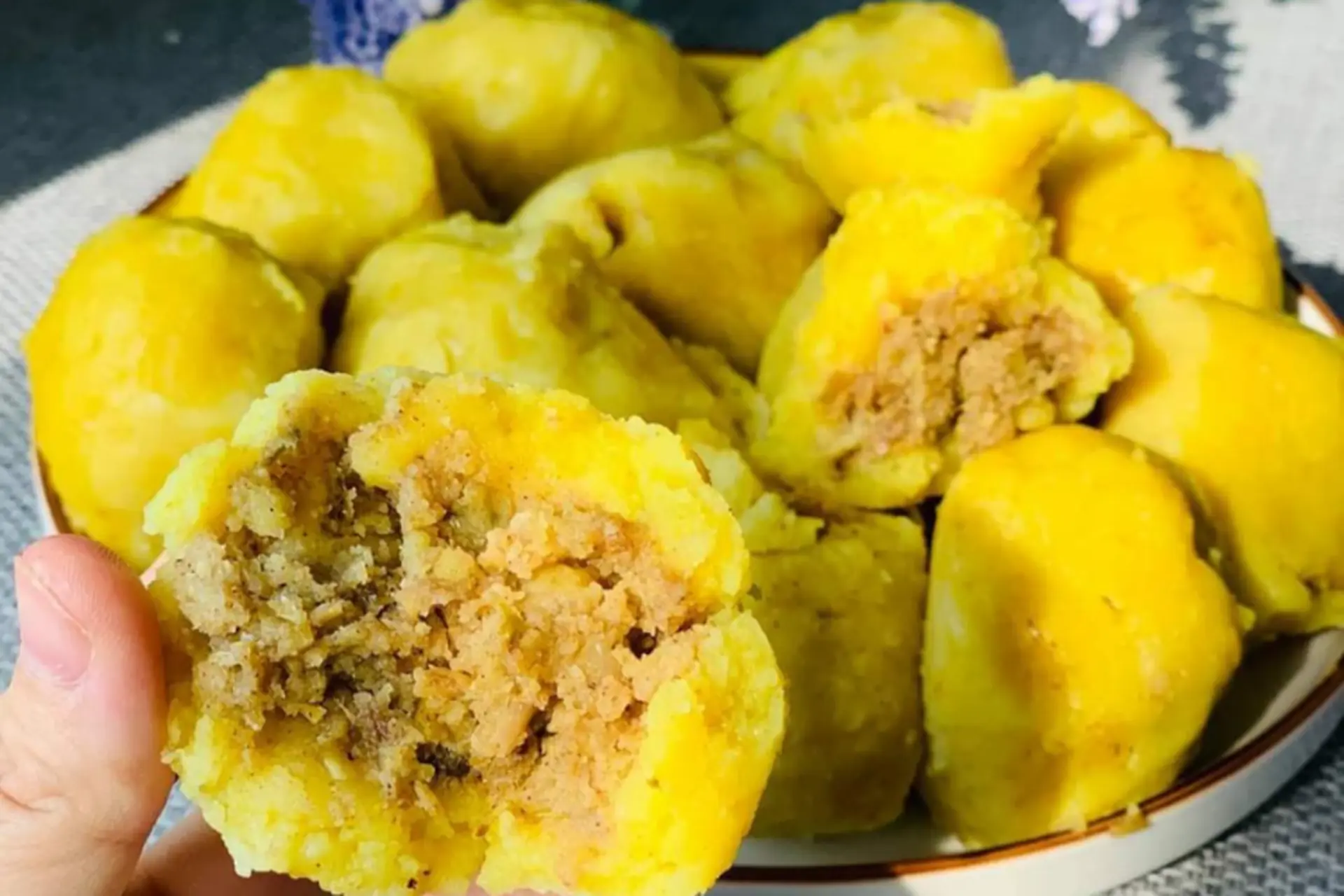 Khám phá cách làm bánh nghệ Thái Bình - món bánh quê là ký ức của nhiều người