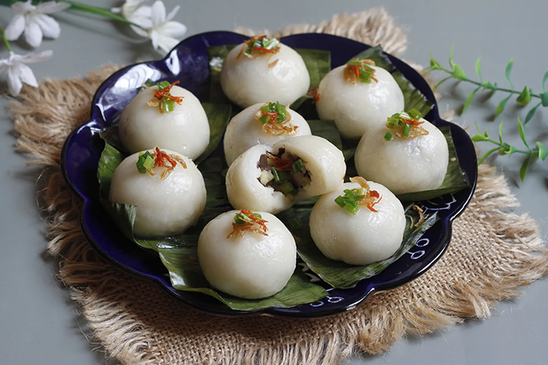 Hướng dẫn chi tiết cách làm bánh ít trần từ cơm nguội cho bữa sáng thêm hấp dẫn