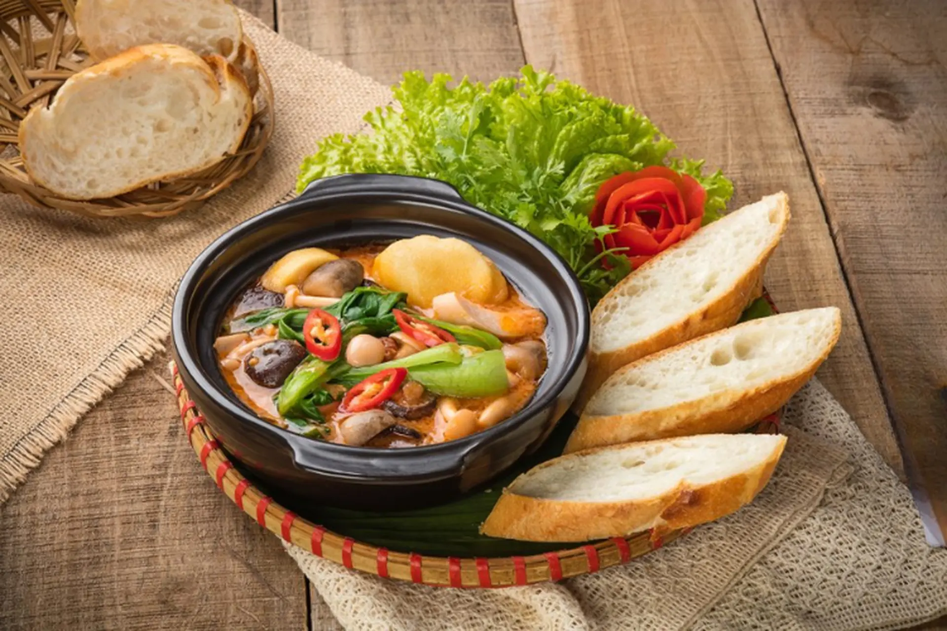 Đậu hũ tay cầm hải sản: Món ăn tuyệt vời cho bữa tiệc gia đình thêm phong phú