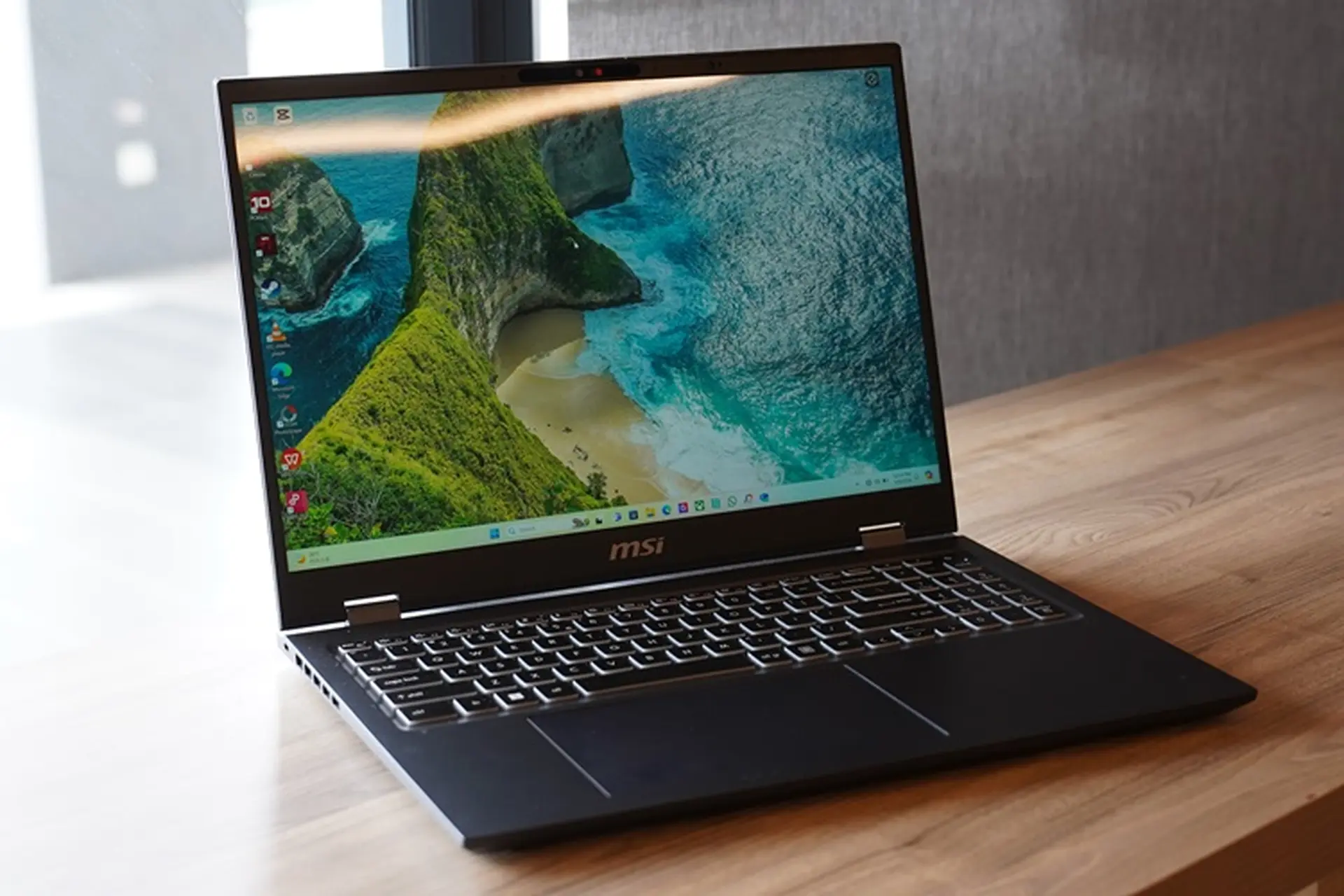 Khám phá top 3 laptop AI Core i7 đáng mua nhất 2024 - Sự kết hợp hoàn hảo giữa sức mạnh và trí tuệ