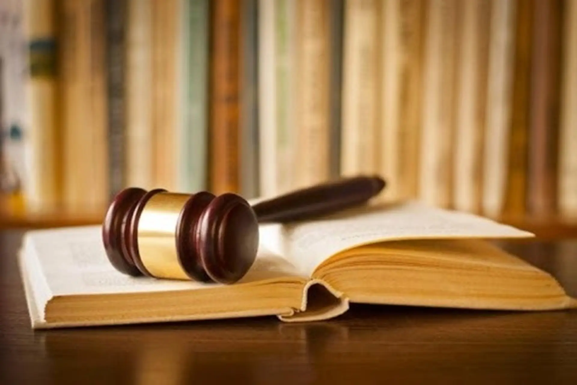 Áp dụng pháp luật là gì? Hiểu đúng để thực hiện đúng theo quy định hiện hành