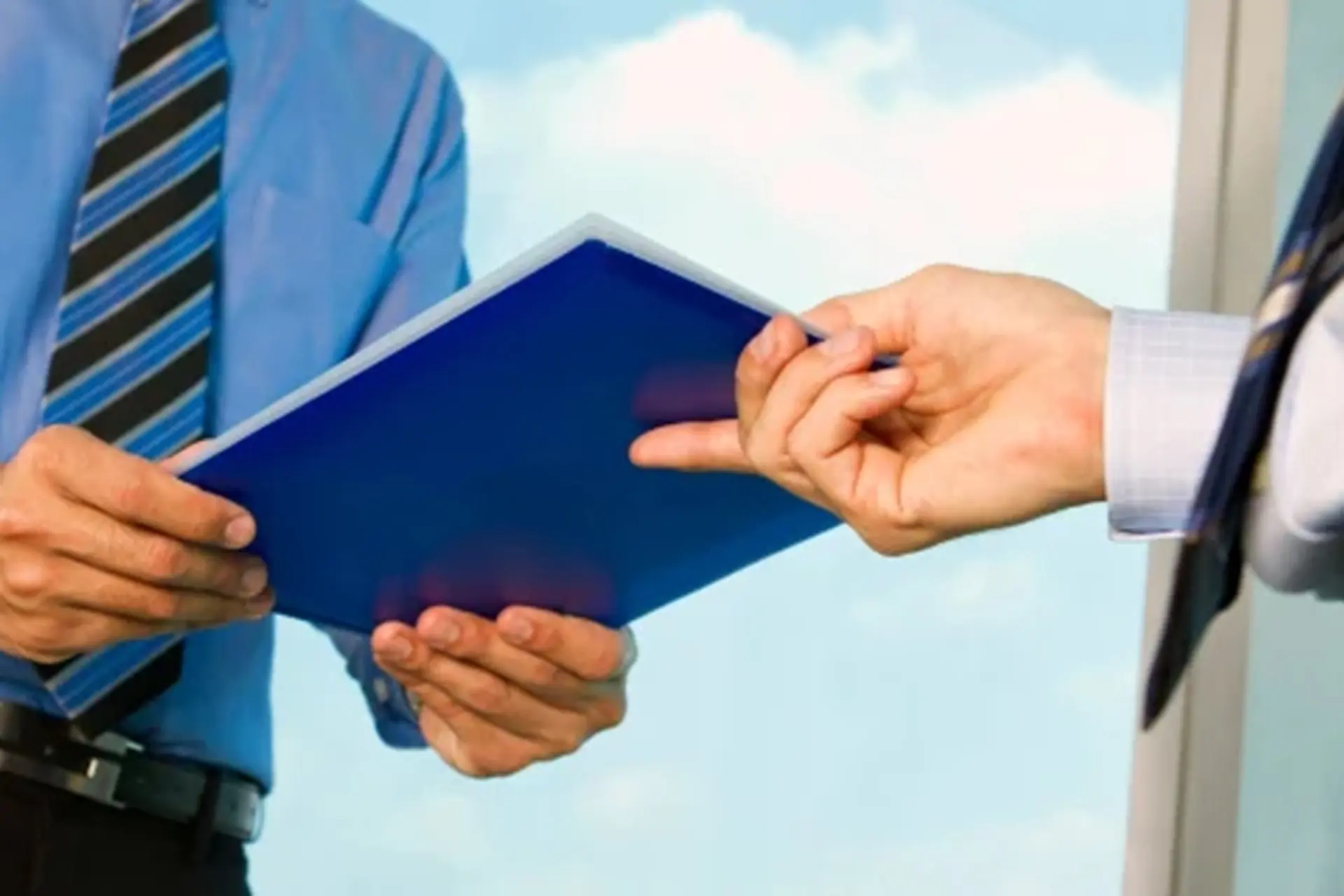 B2 Tiếng Anh quy đổi IELTS bao nhiêu? Chi tiết mức điểm và các quy định liên quan năm 2025