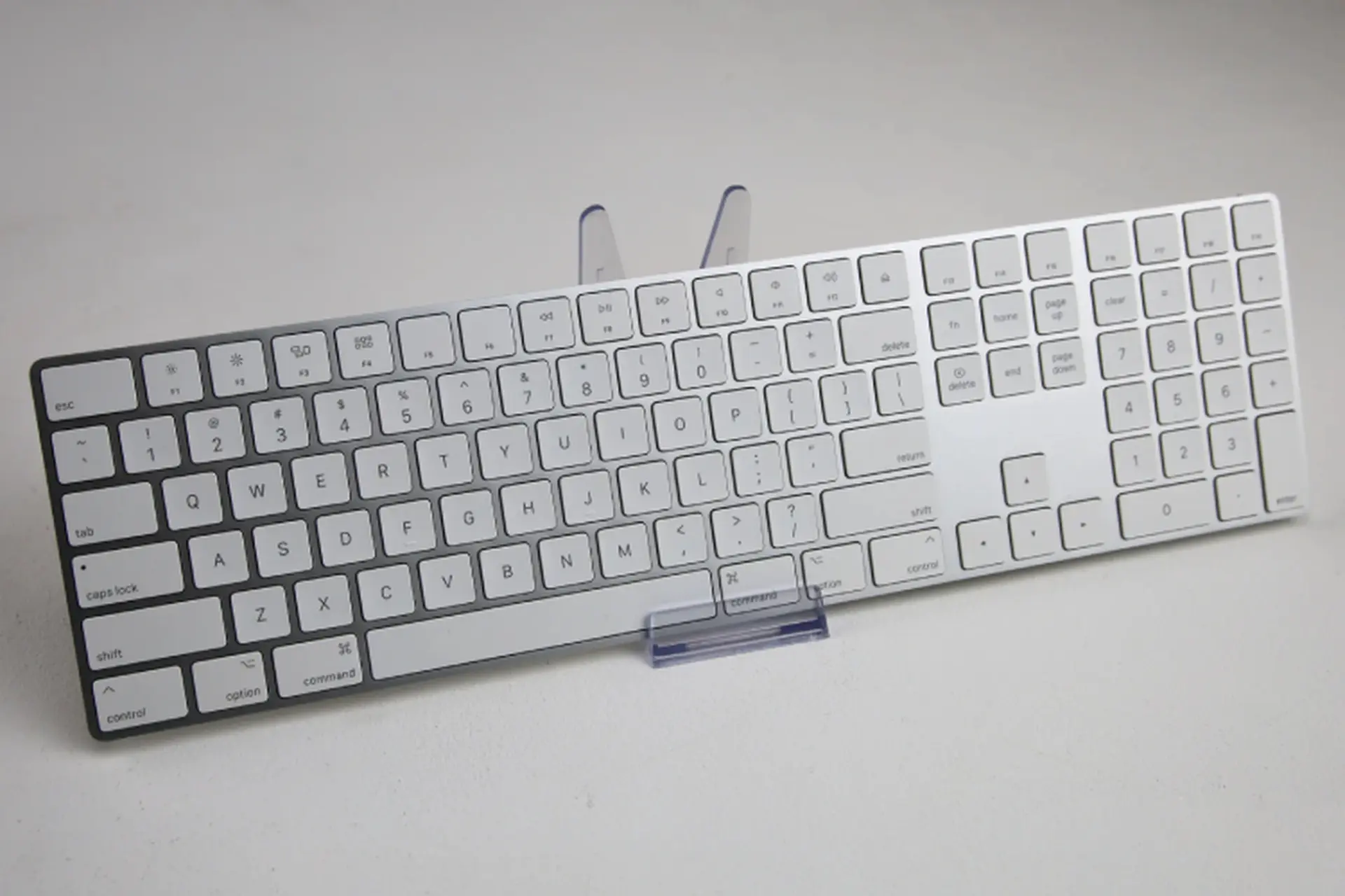 Bàn phím chiclet là gì? Ưu nhược điểm và lý do vì sao được dùng phổ biến trên laptop hiện nay