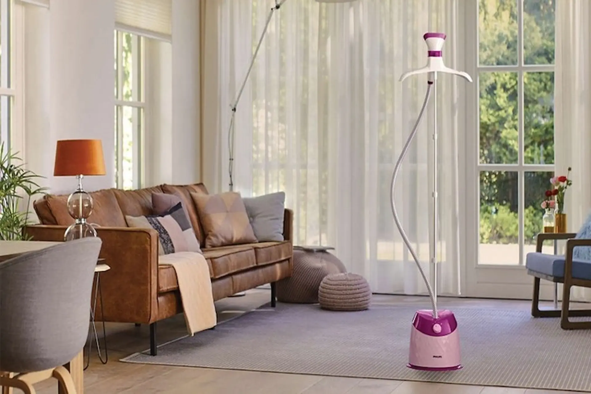 Bàn ủi hơi nước đứng Philips GC514: Giải pháp ủi đồ nhanh chóng và tiện lợi cho mọi gia đình