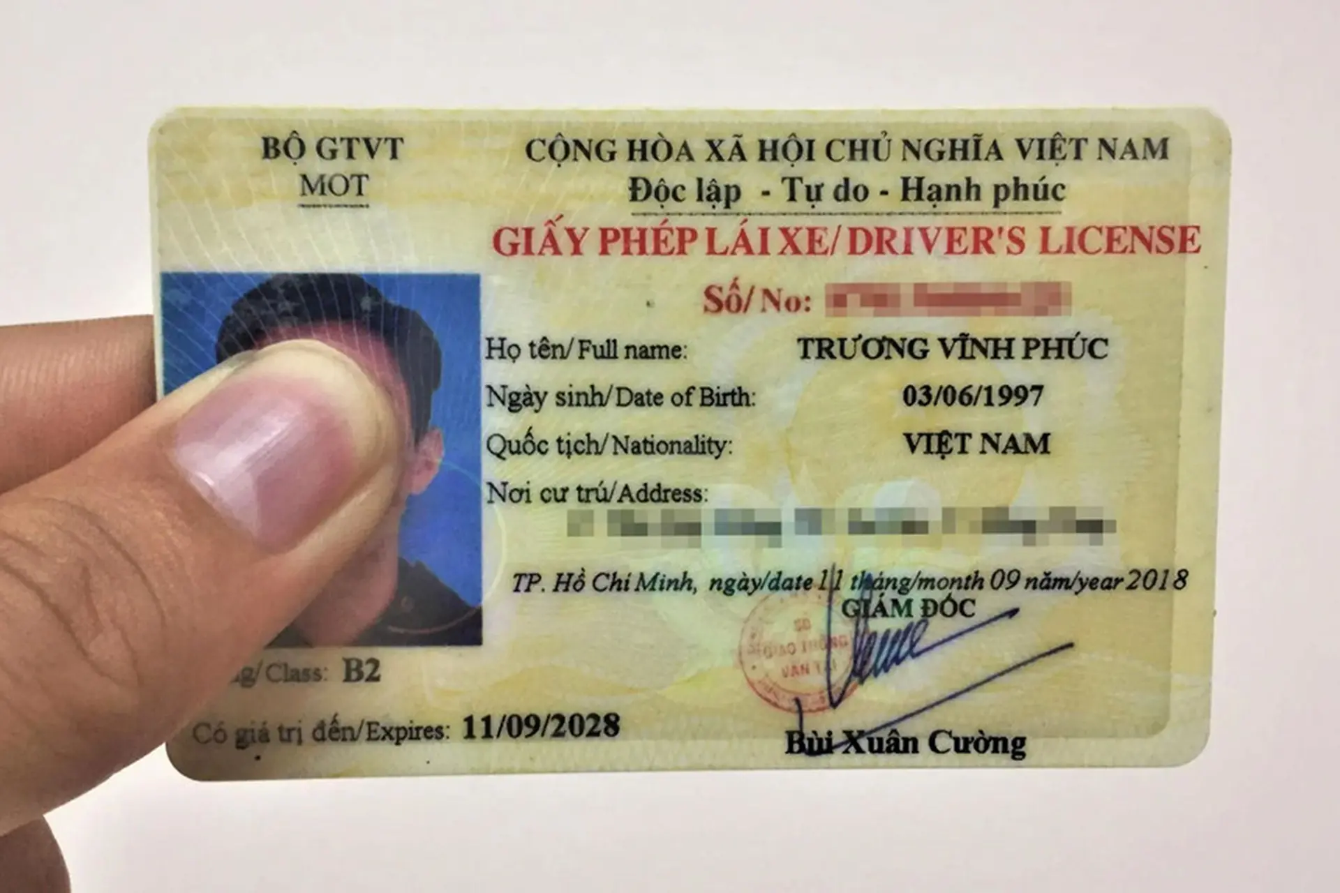 Bằng lái xe ô tô B2 được phép lái xe gì? Những quy định bạn cần biết vào năm 2025