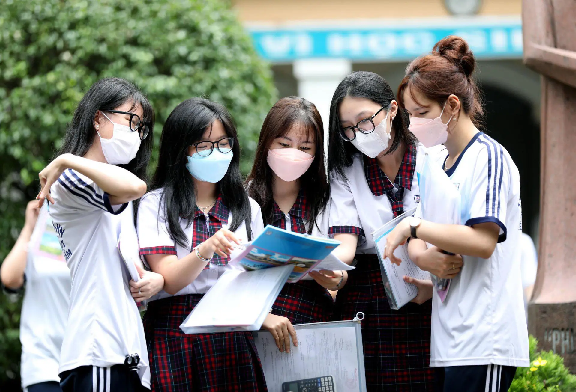 Bảng quy đổi điểm IELTS xét tuyển đại học 2026: Mỗi trường có cách tính riêng