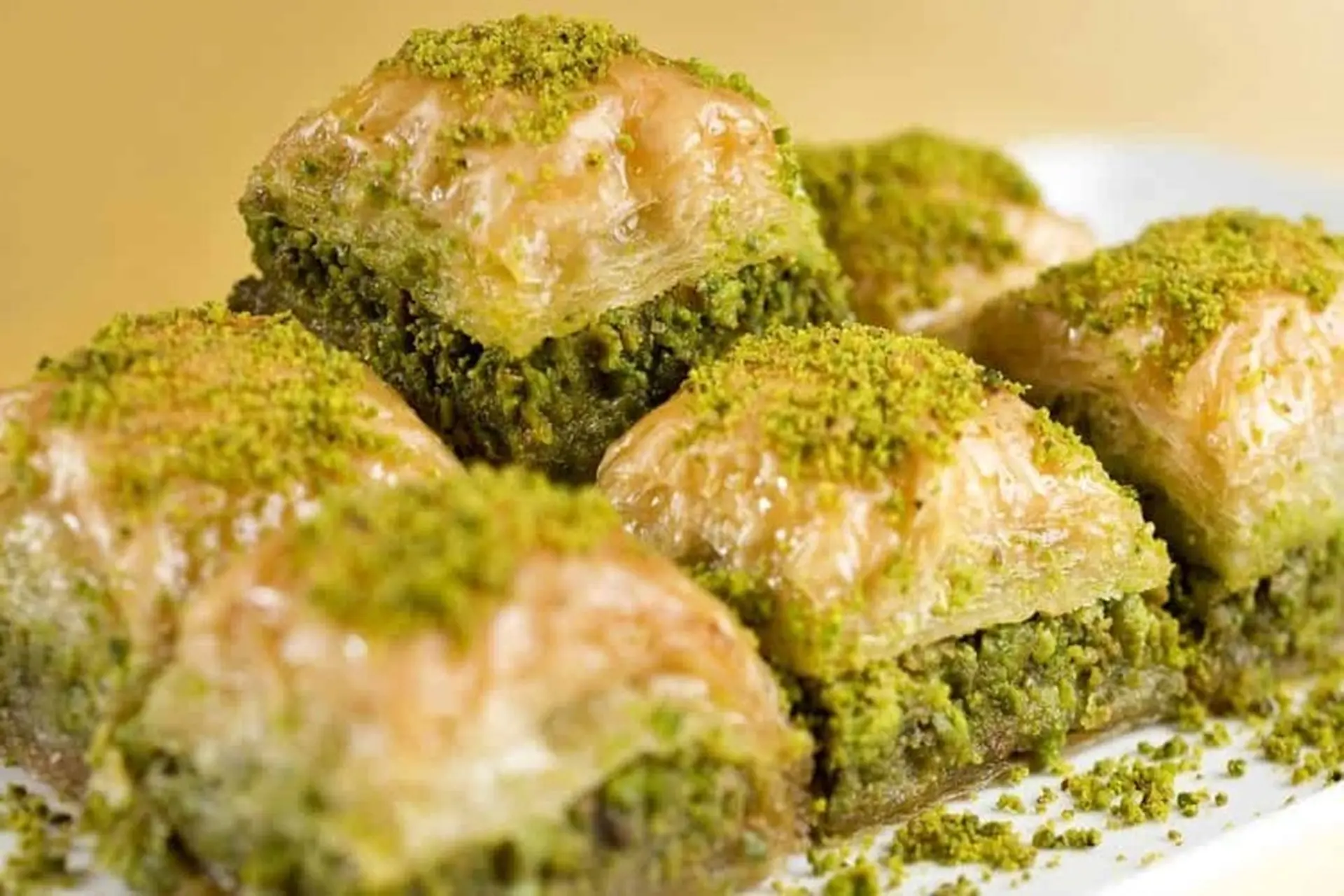 Tìm hiểu về bánh Baklava: Sự giao thoa giữa nghệ thuật và ẩm thực vùng Địa Trung Hải