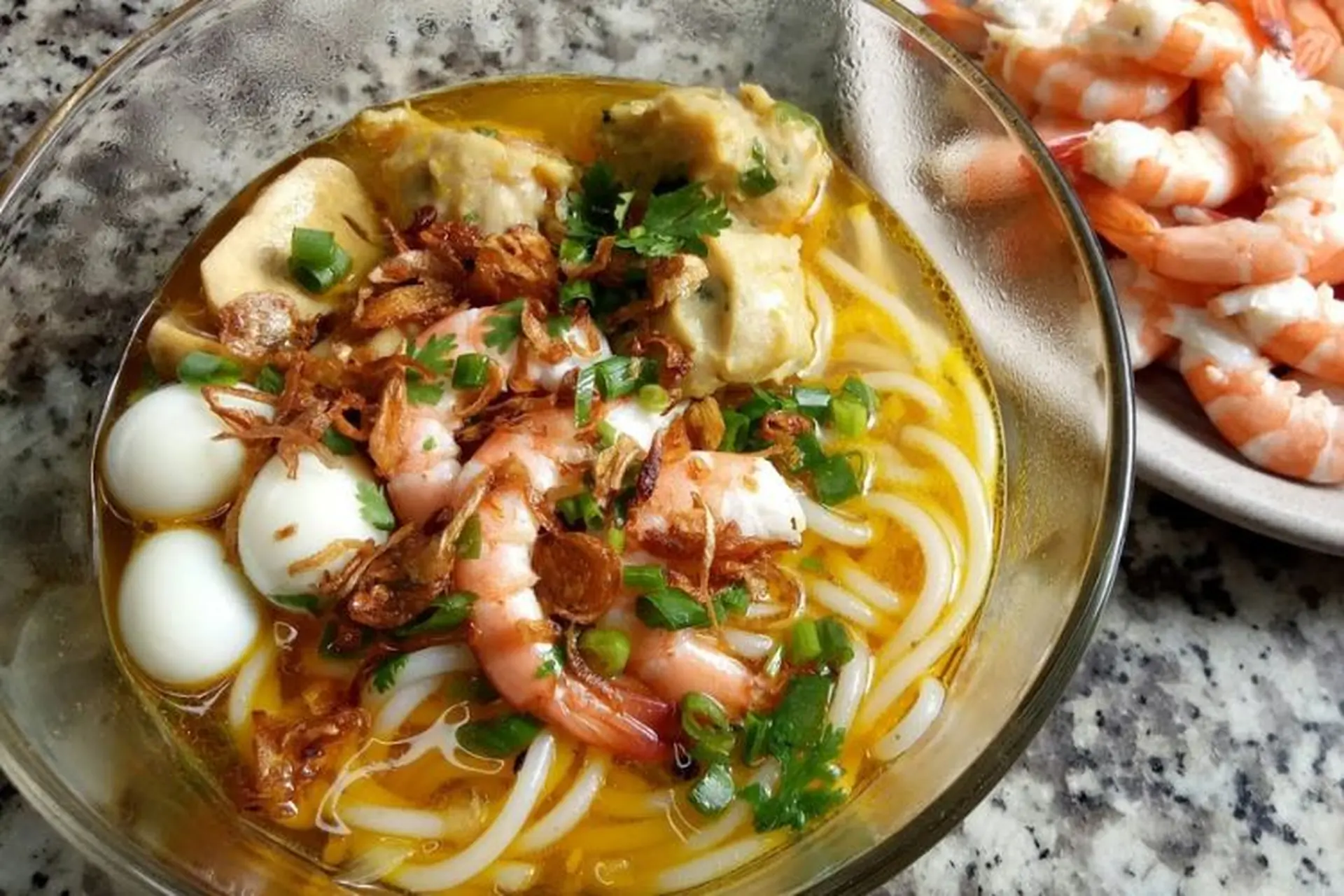 Hướng dẫn chi tiết 2 cách nấu bánh canh tôm tại nhà, thơm ngon không kém ngoài hàng