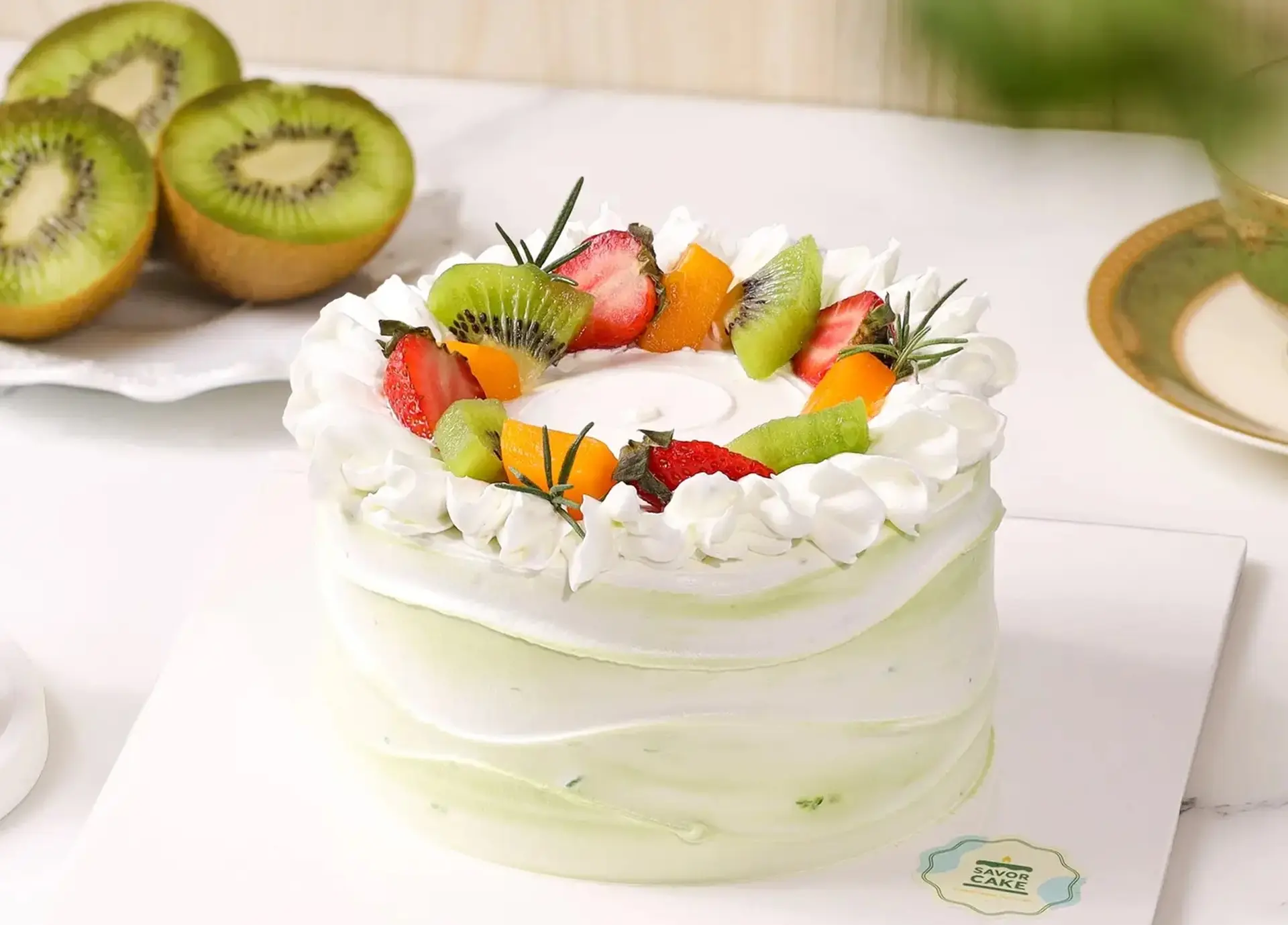 Hướng dẫn cách làm bánh gatô hoa quả tươi ngon, mềm xốp y như ngoài tiệm