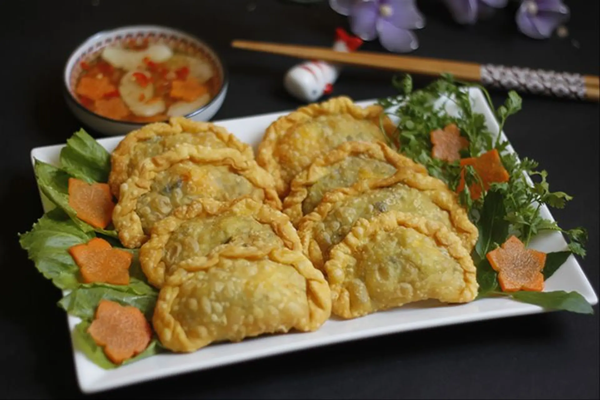 Khám phá những địa chỉ bán bánh gối Hà Nội ngon và chuẩn vị. Điểm danh ngay!