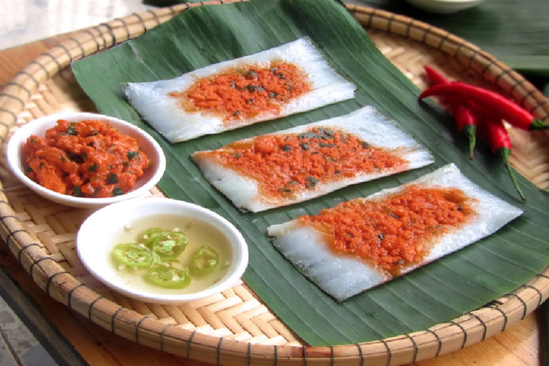 Bánh nậm bao nhiêu calo? Cách ăn bánh nậm như thế nào để không bị béo