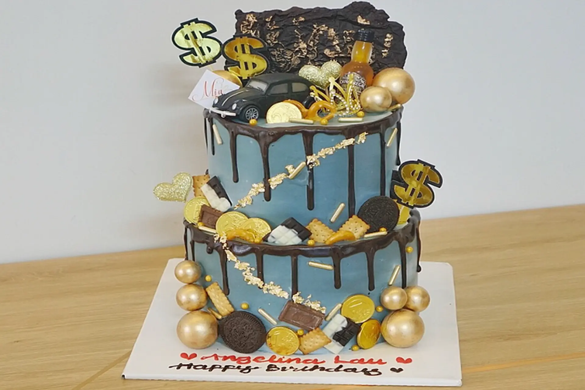 Gợi ý cách lựa chọn bánh sinh nhật 2 tầng cho nam vừa đẹp vừa ý nghĩa gửi tặng anh em