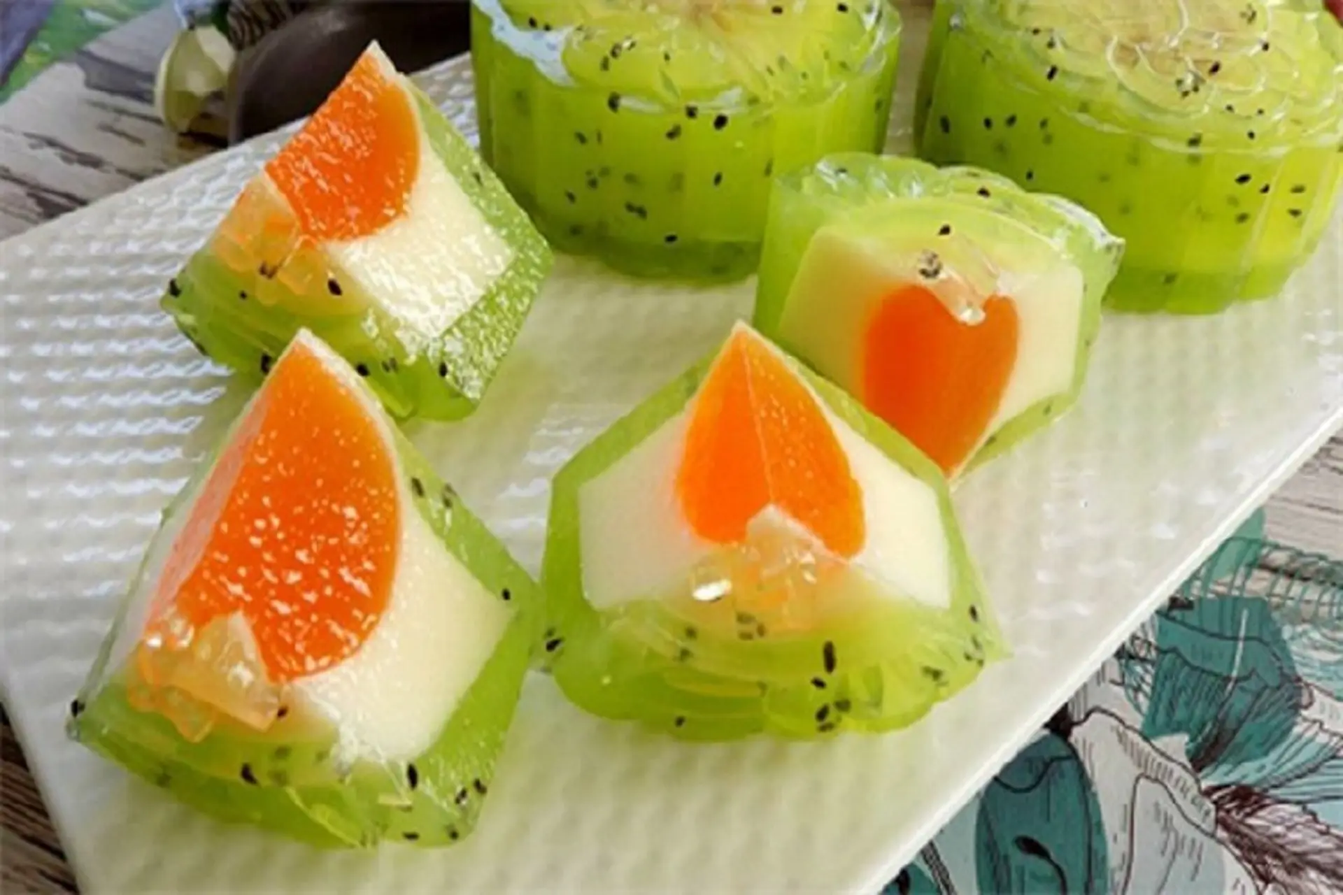 Cách làm bánh trung thu rau câu phô mai kiwi ngon mát lạnh, đẹp mắt cho mùa trăng
