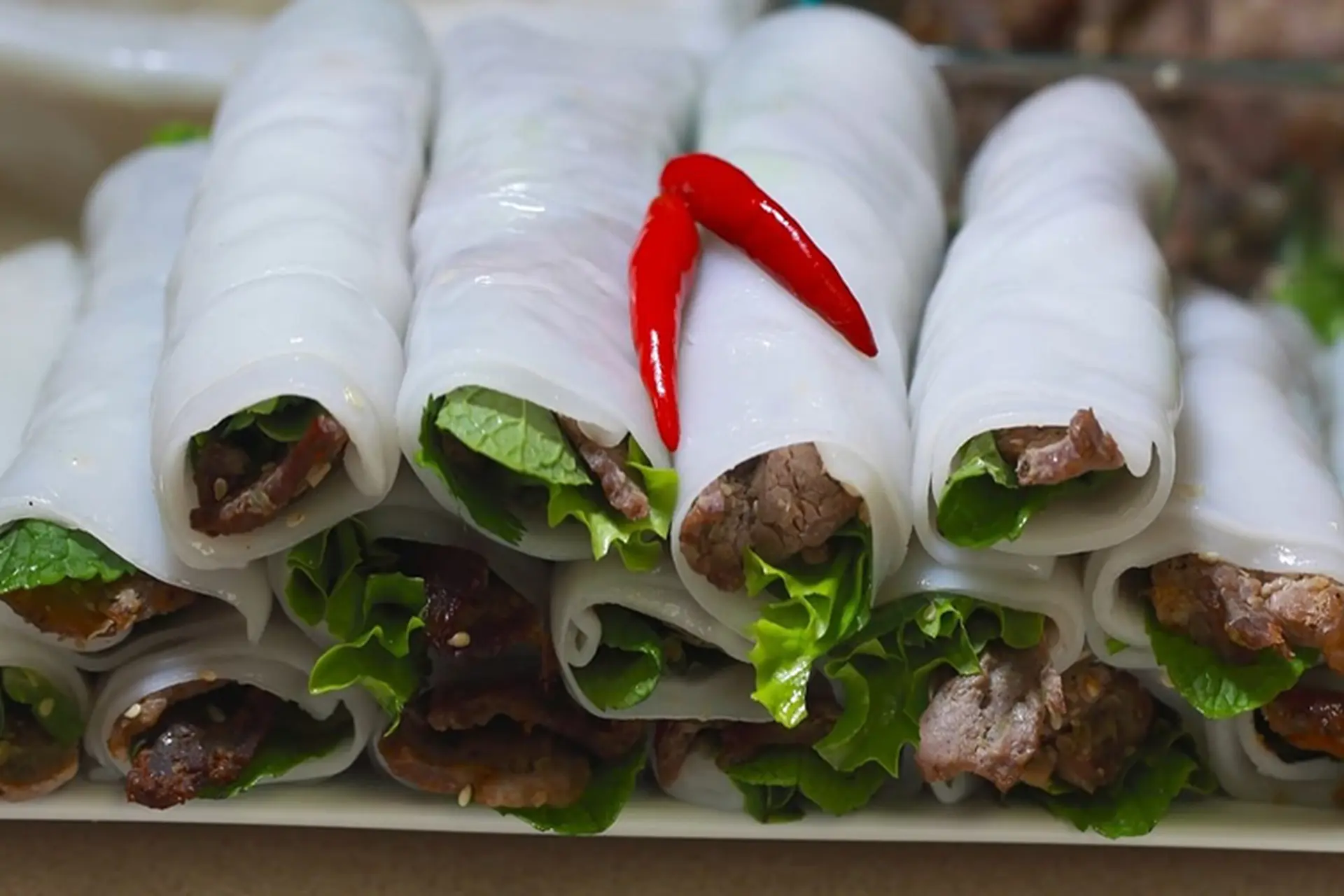 Khám phá công thức bánh ướt cuốn thịt nướng chuẩn chỉnh, đậm đà hương vị ngon khó cưỡng