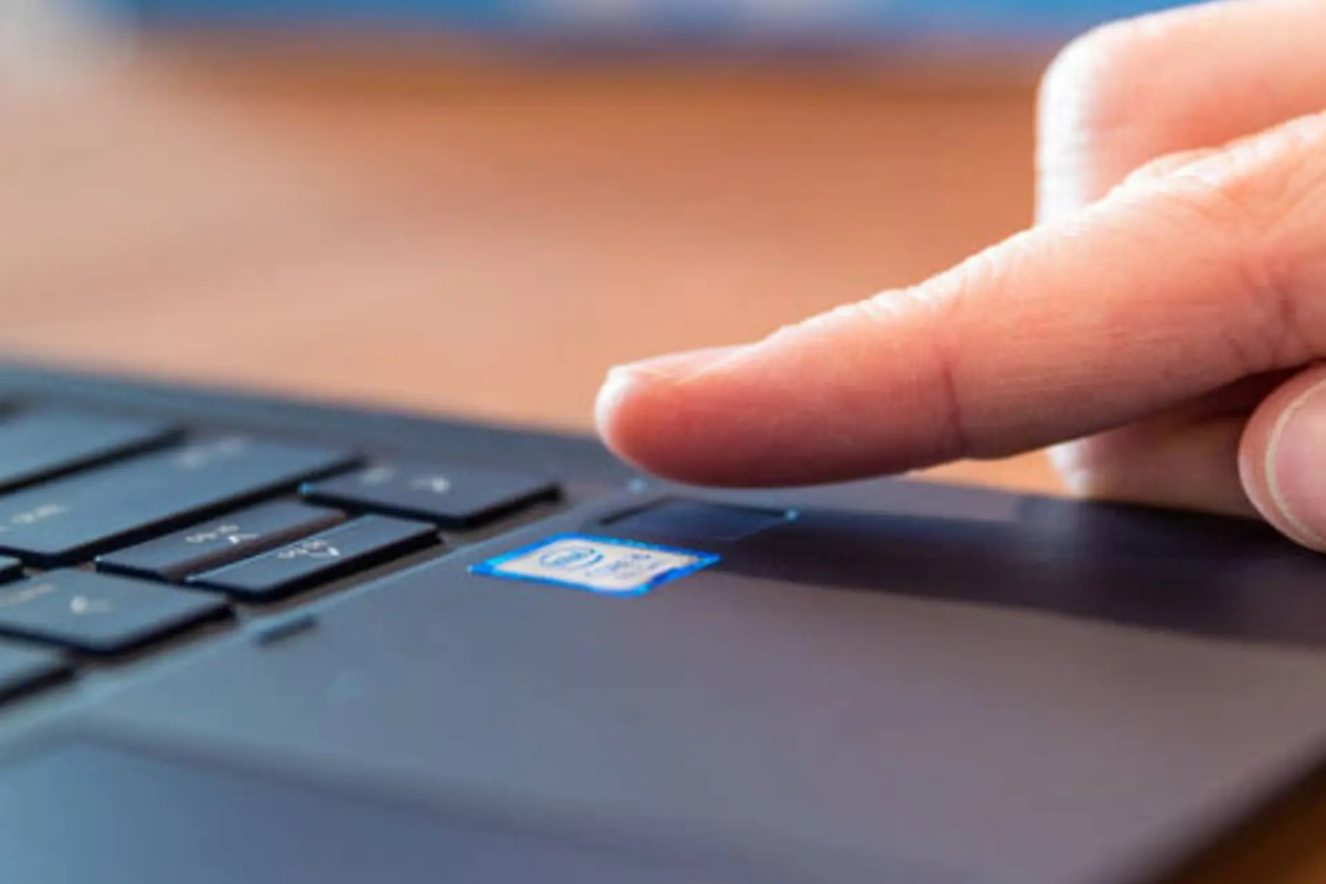 Bảo mật sinh trắc học trên laptop có an toàn không? Những điều mà bạn cần biết