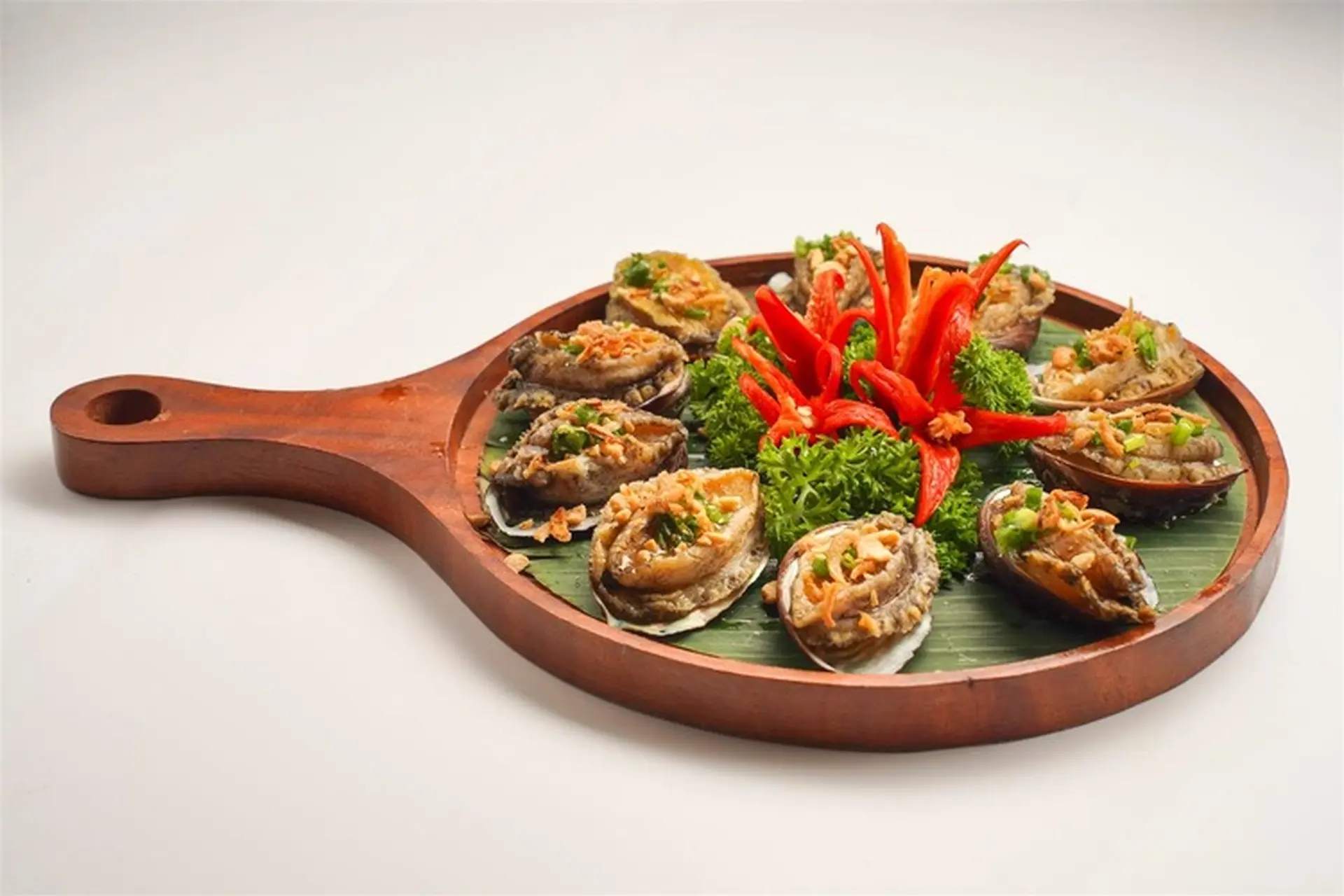 Gợi ý 3 cách làm bào ngư nướng bơ, mỡ hành và dầu hào đậm đà, hấp dẫn, giàu dinh dưỡng cho cả nhà