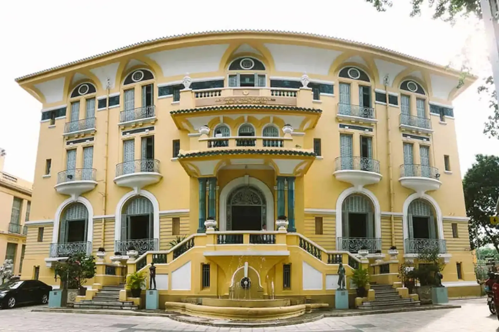 Bảo tàng Mỹ thuật TP. Hồ Chí Minh có gì? Gợi ý các góc check-in sống ảo siêu đẹp tại bảo tàng
