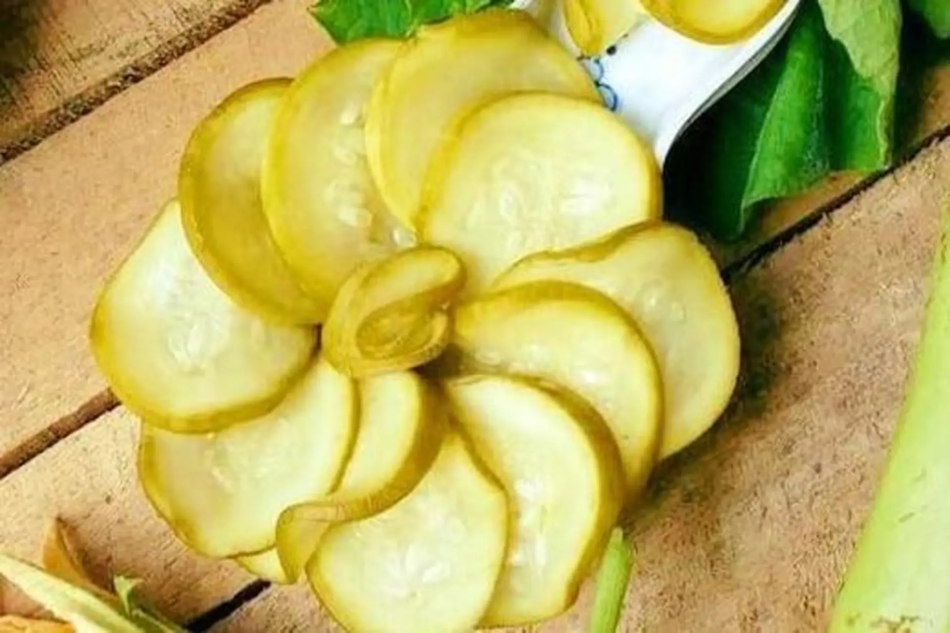 Bầu muối chua – Món ngon dân dã gợi nhớ hương vị quê nhà, thanh mát giữa ngày hè oi ả