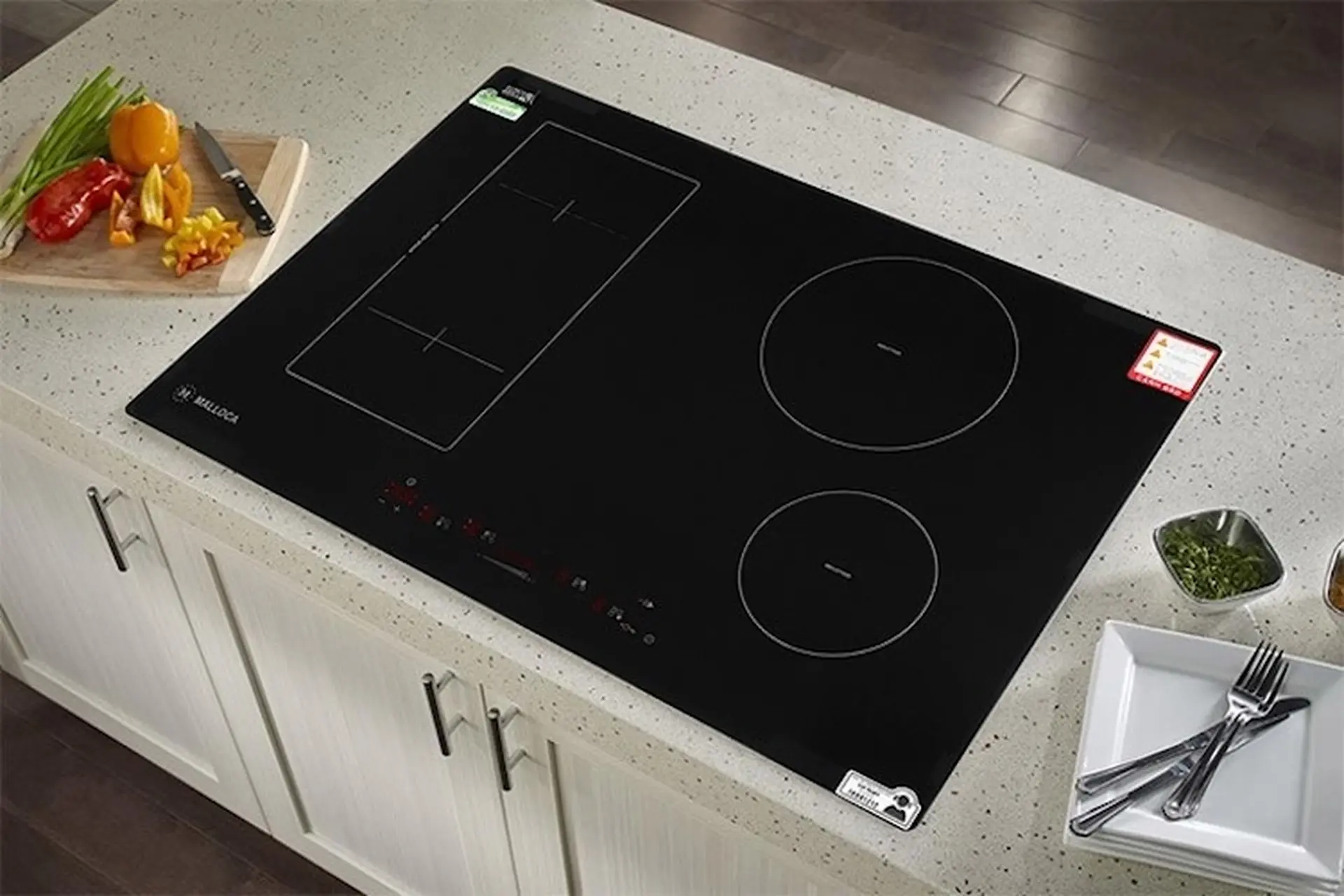 Bếp từ 4 vùng nấu là gì? Ưu, nhược điểm và kinh nghiệm trước khi chọn mua