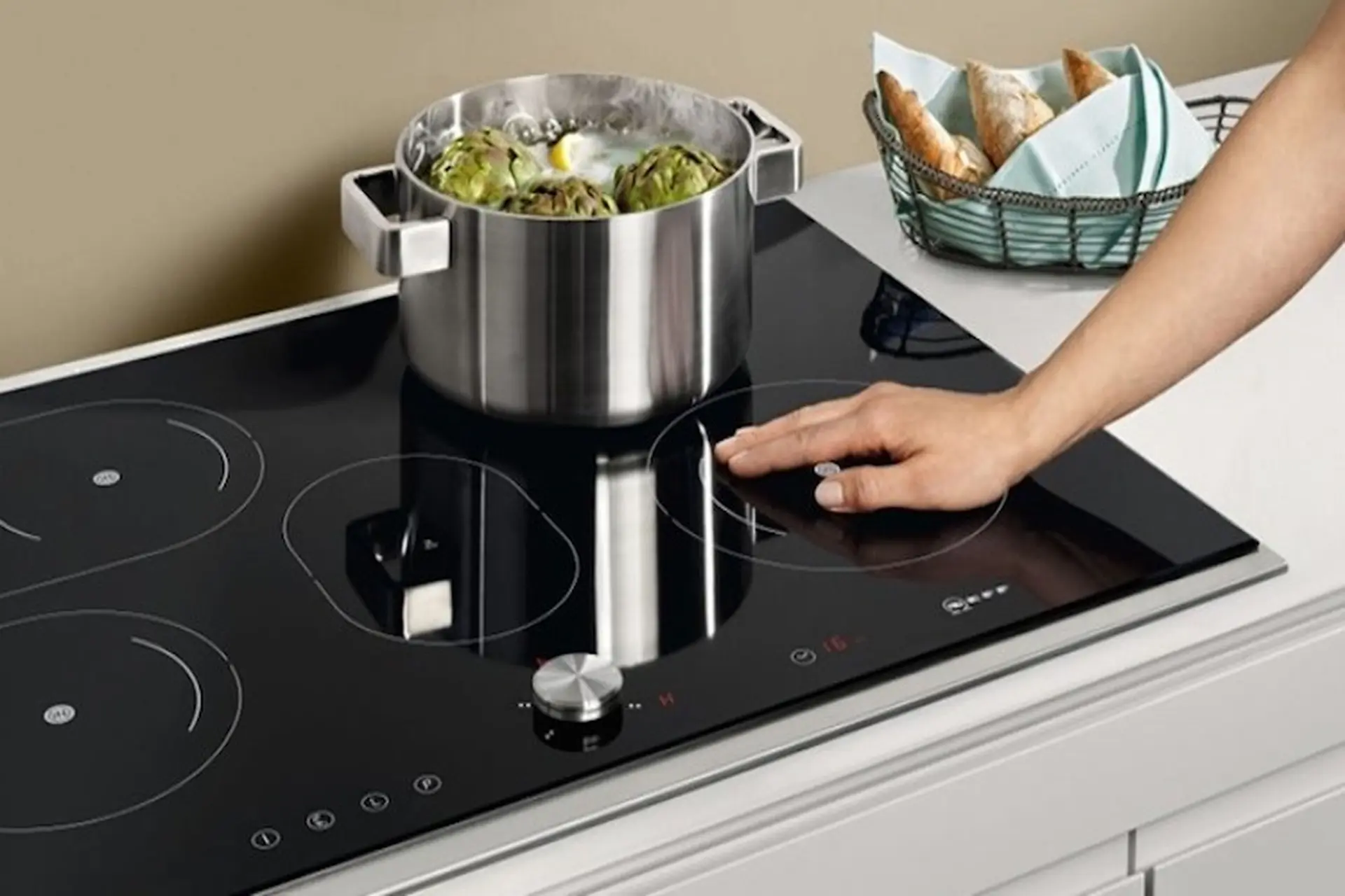 Bếp từ không nóng không báo lỗi: Nguyên nhân, cách khắc phục và mẹo sử dụng an toàn