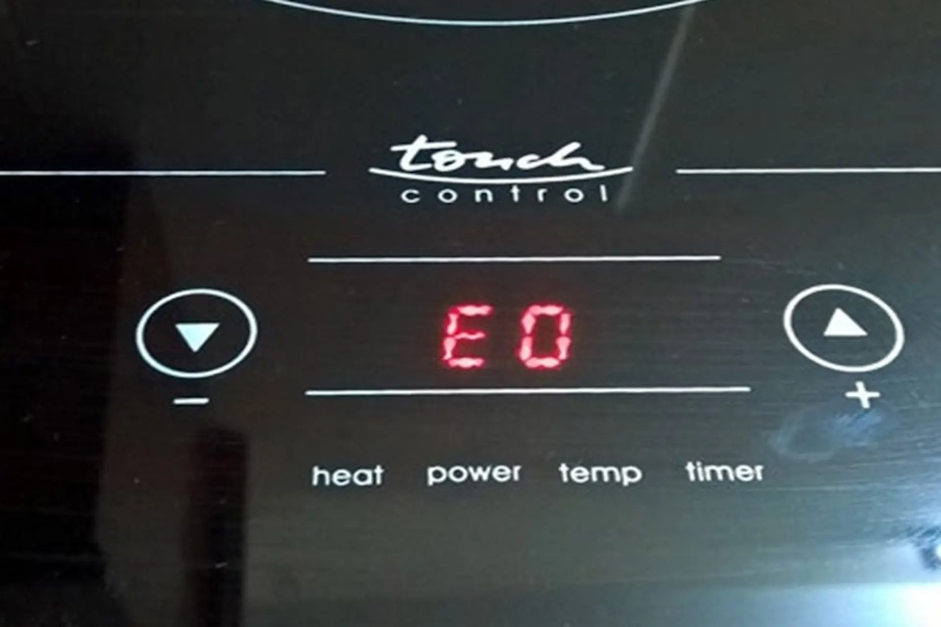 Bếp từ Sanaky báo lỗi E0: Nguyên nhân, cách khắc phục chi tiết và mẹo sử dụng bền lâu