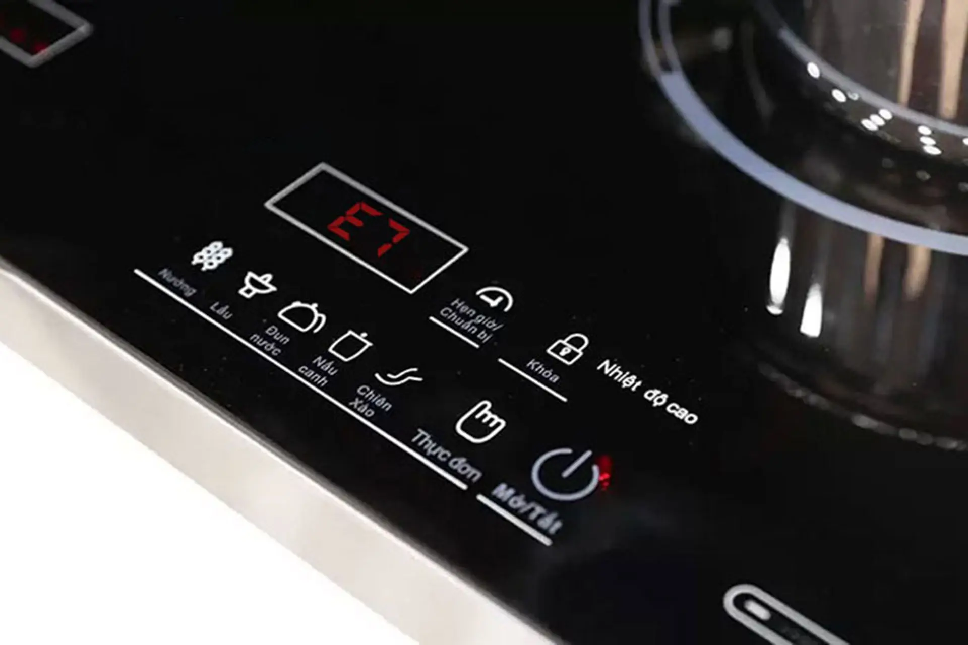 Bếp từ Sunhouse báo lỗi E7 là lỗi gì? Nguyên nhân và cách xử lý an toàn tại nhà