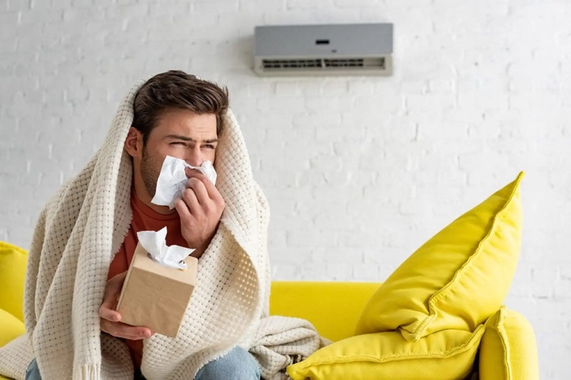 Dấu hiệu bị cảm do máy lạnh là gì? Cách giảm triệu chứng và hạn chế cảm lạnh khi sử dụng máy lạnh