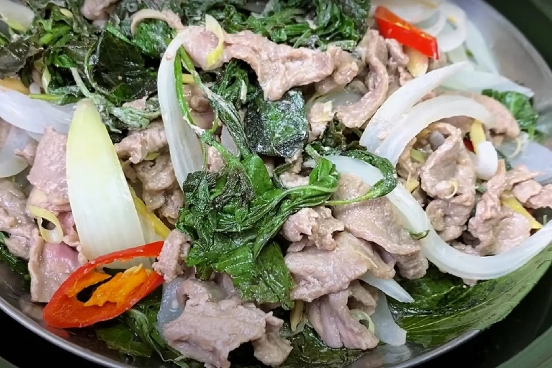 Cách làm bò hấp tía tô thơm ngon, hấp dẫn và giàu dưỡng chất cho bữa cơm gia đình