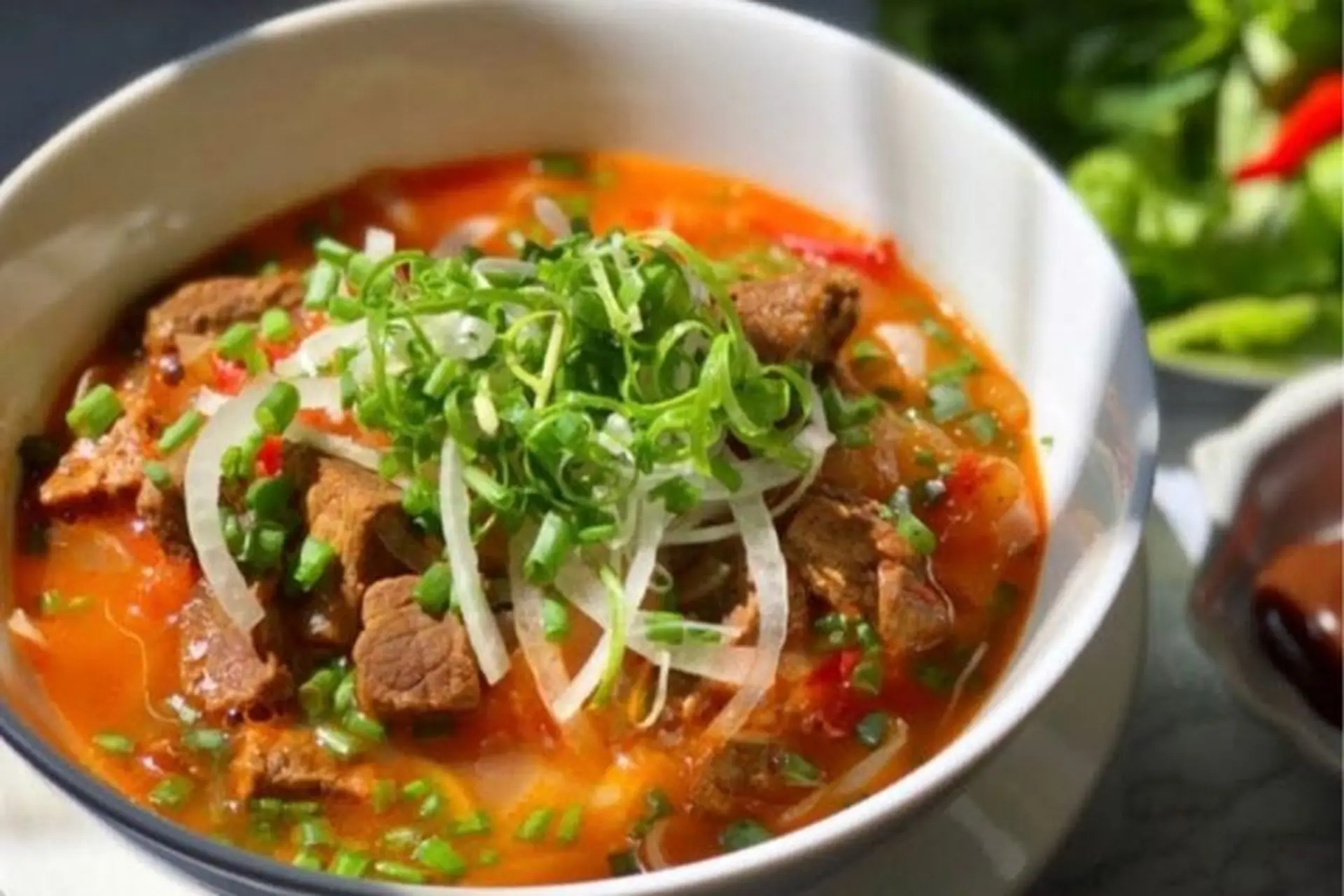 Chi tiết cách làm bò sốt vang kiểu Hà Nội đảm bảo ngon ngất ngây không kém ngoài hàng